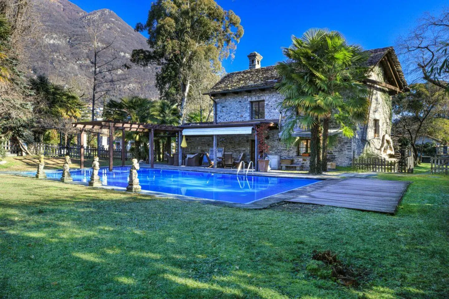 CUGNASCO - Villa incantevole con parco e casa per gli ospiti - Foto 3 di 30
