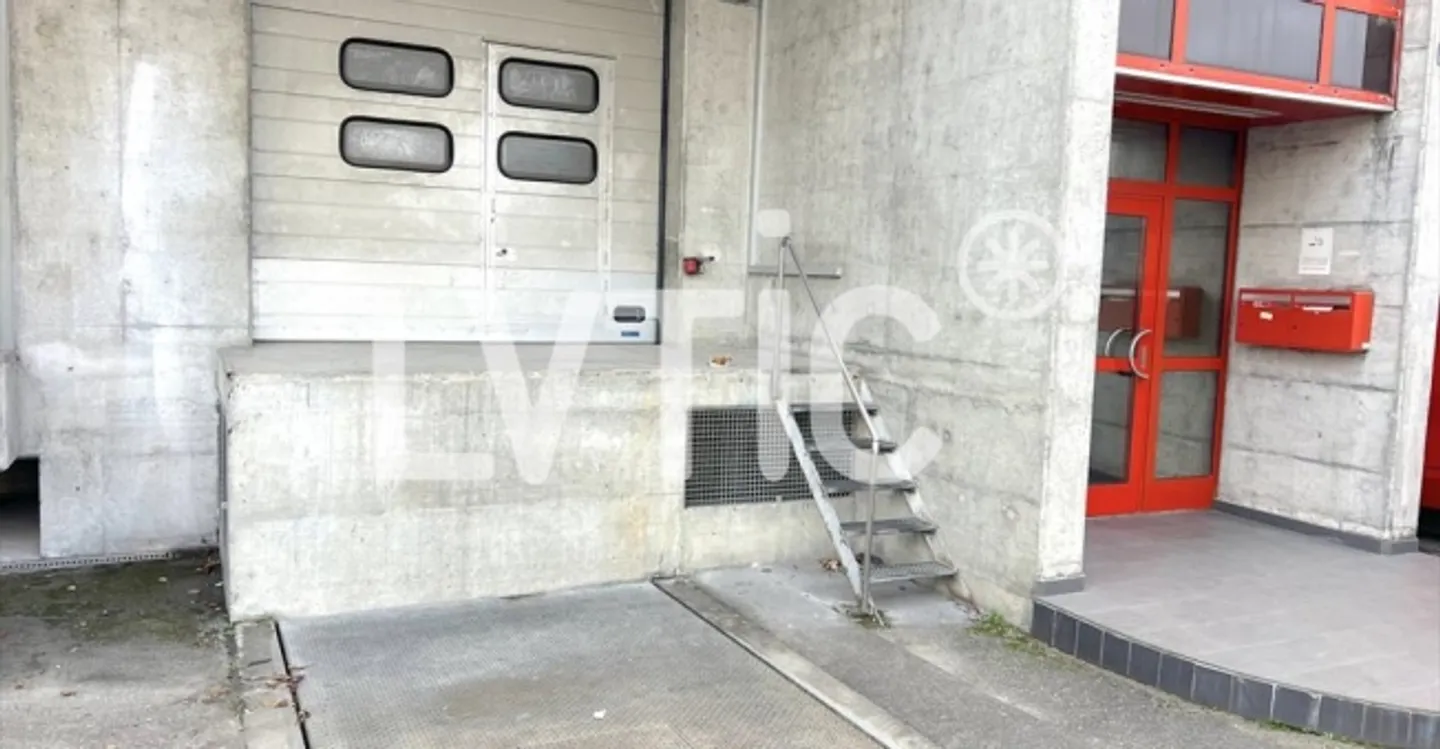 Lager - Foto 1 von 12