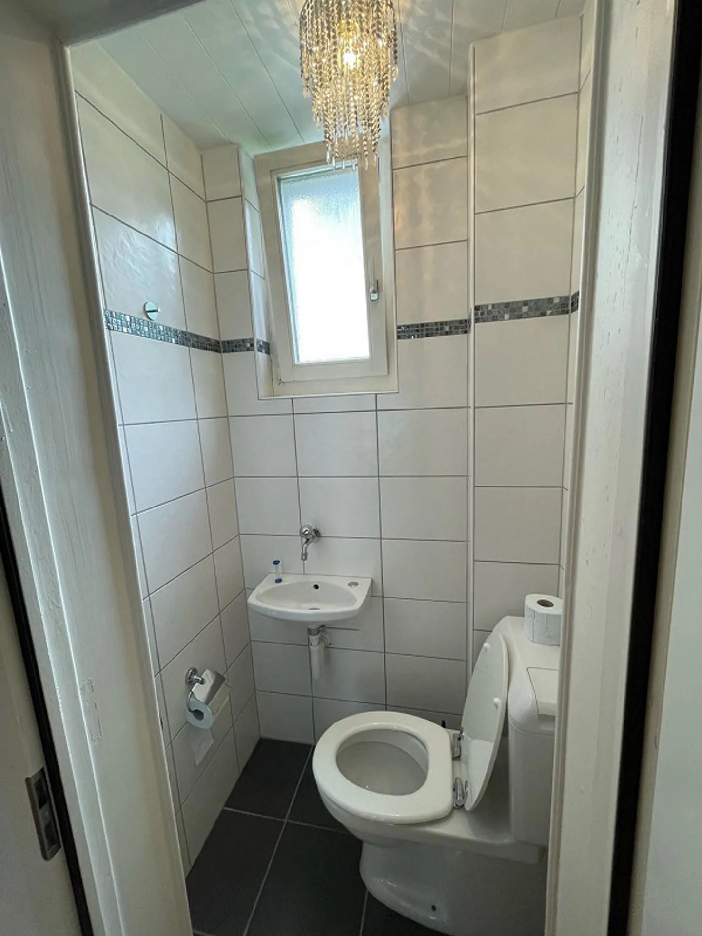 Topmoderne Wohnung mit traumhafter Terrasse und Aussicht!! - Foto 7 von 8