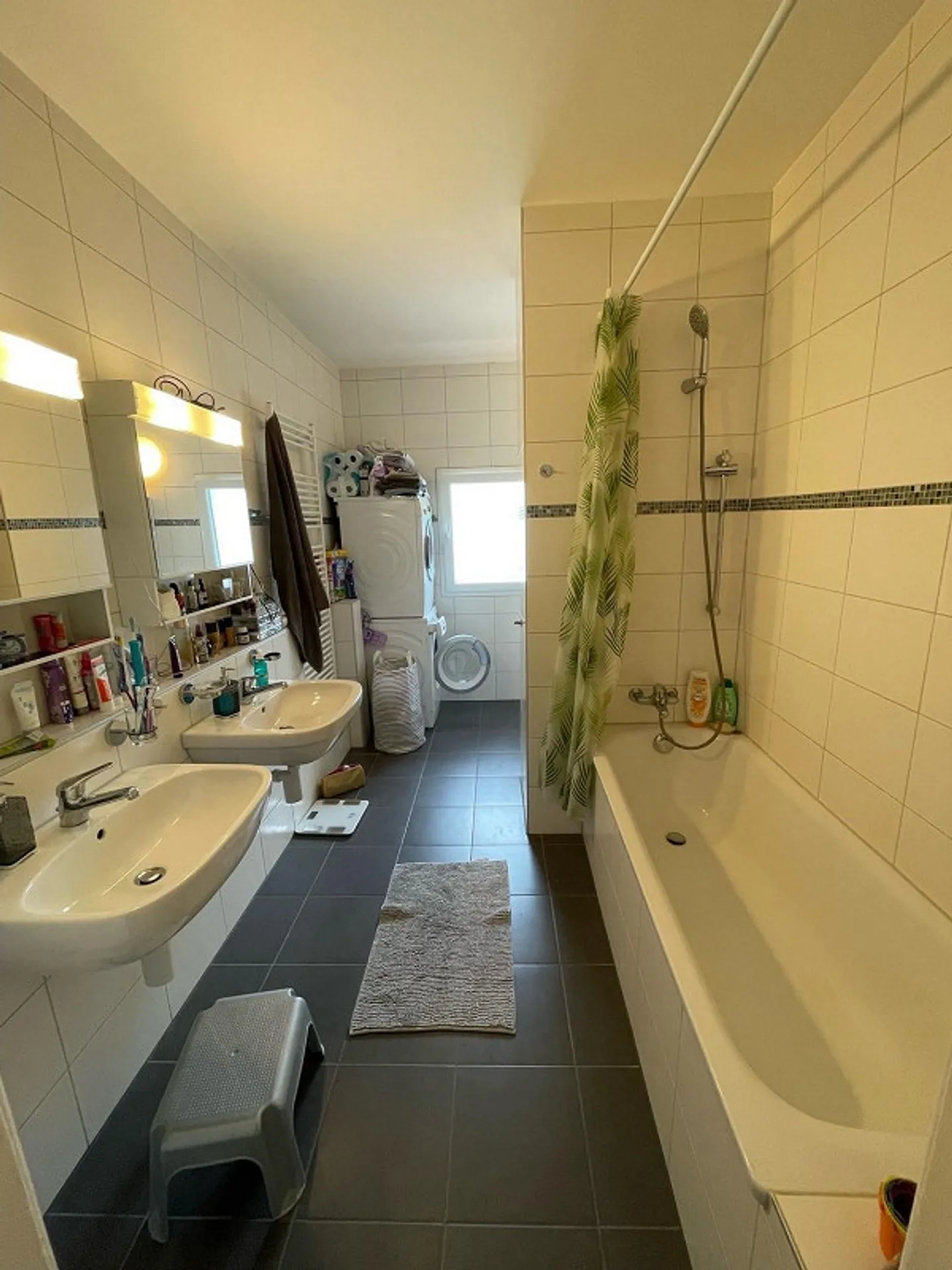 Topmoderne Wohnung mit traumhafter Terrasse und Aussicht!! - Foto 6 von 8