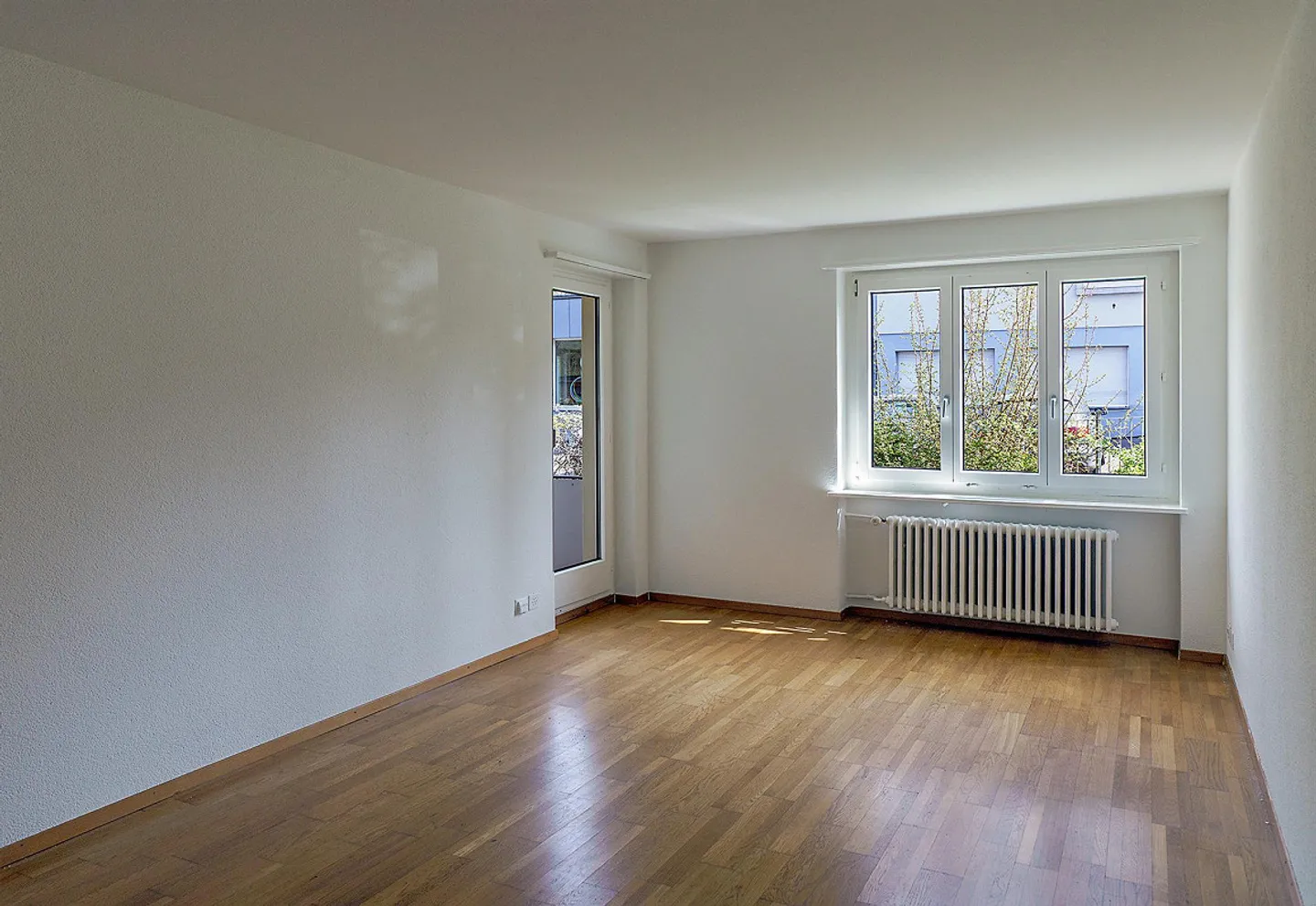 Charmante Wohnung im Kreis 8 - Foto 3 von 9