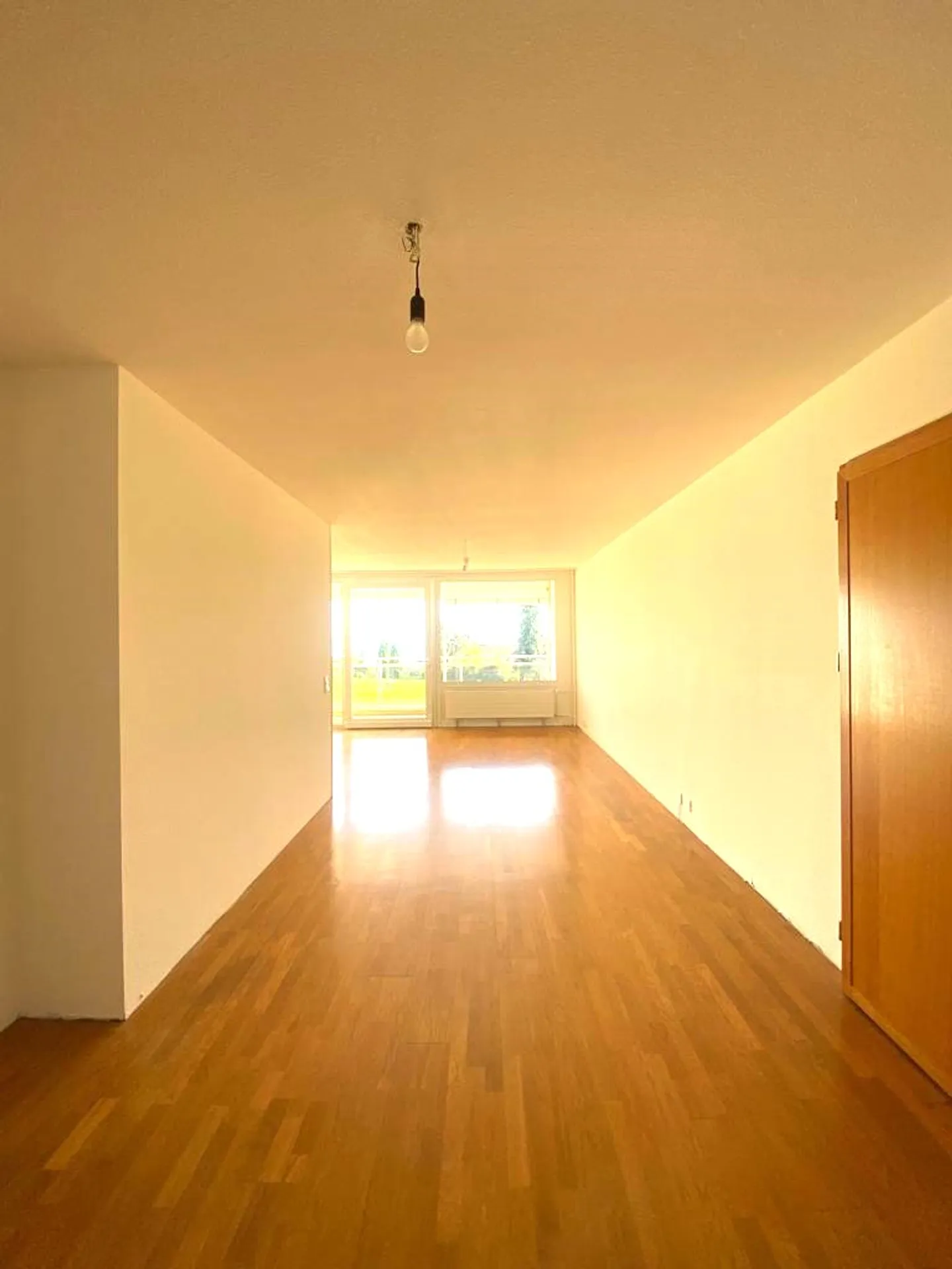 Spazioso appartamento di 5,5 locali in affitto con vista lago - Foto 5 di 7