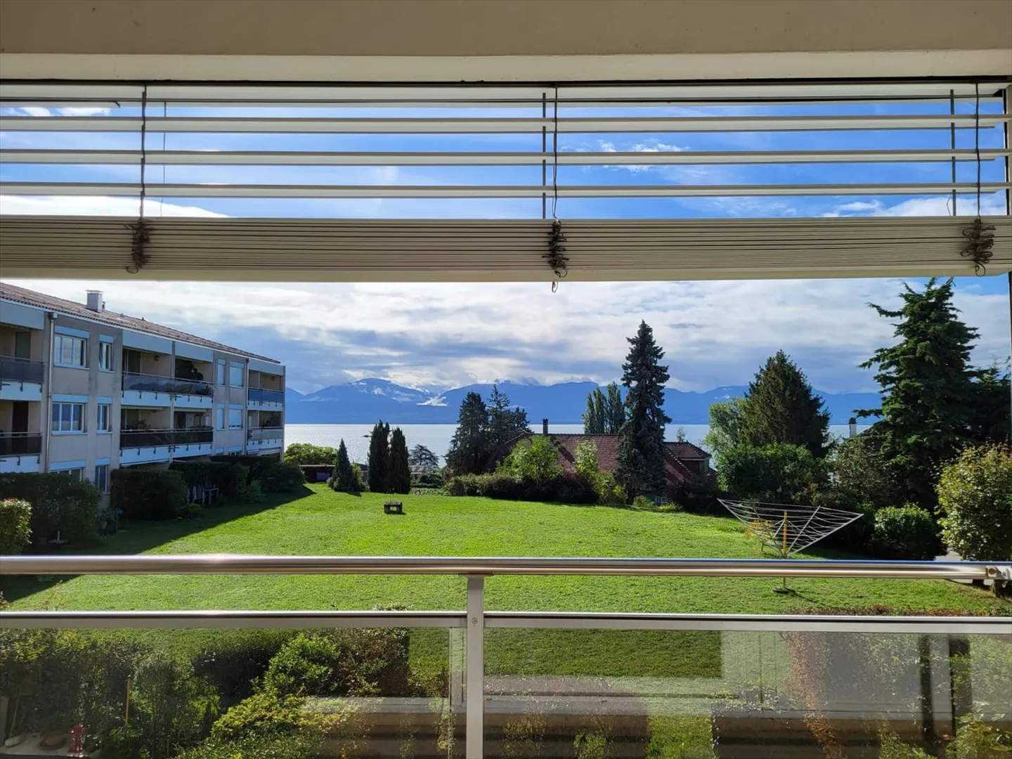 Spazioso appartamento di 5,5 locali in affitto con vista lago - Foto 1 di 7