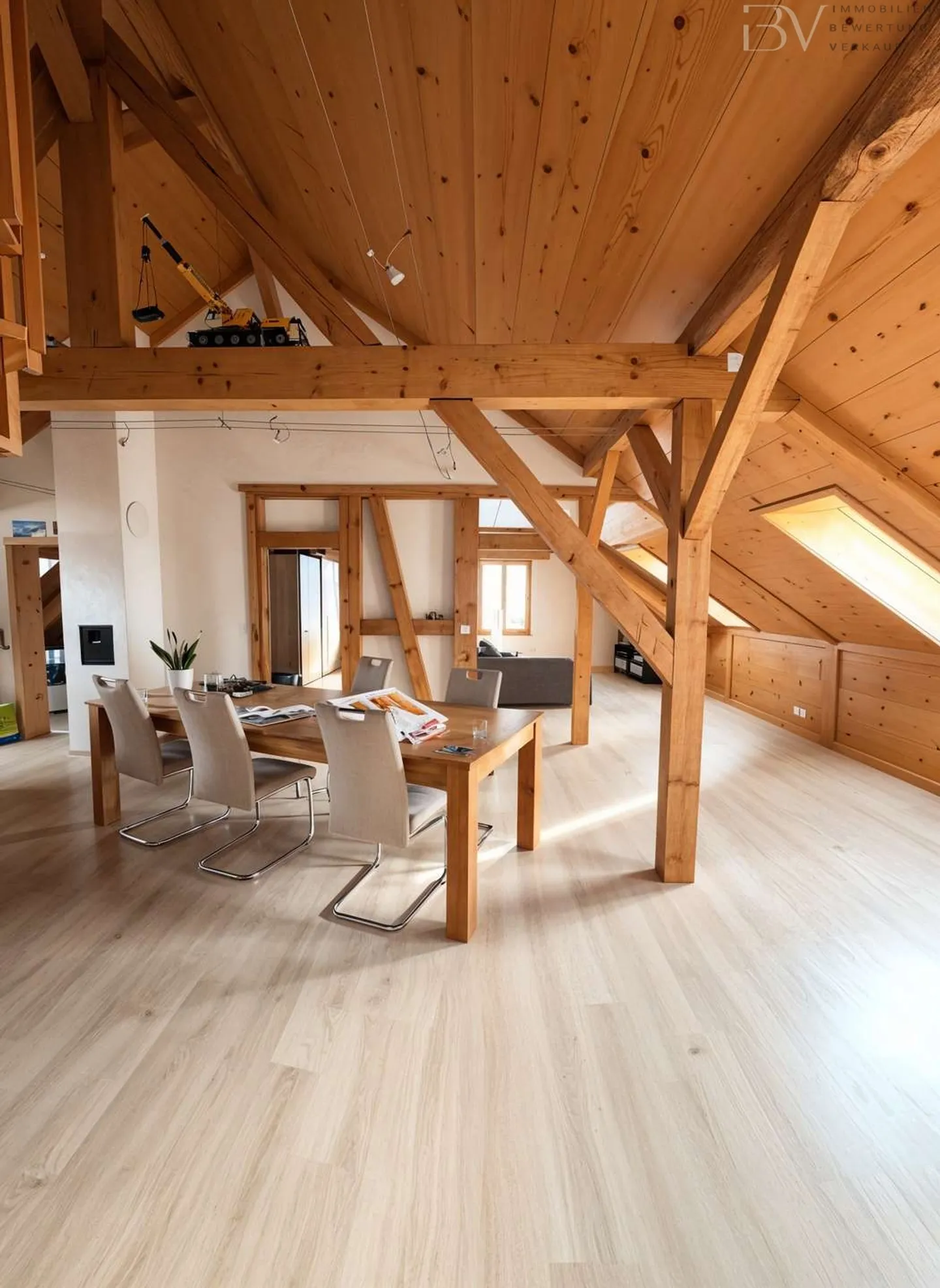 Casa trifamiliare con fienile - Foto 8 di 23