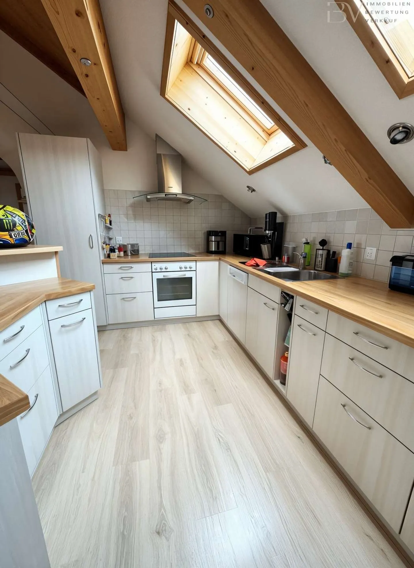 Casa trifamiliare con fienile - Foto 9 di 23