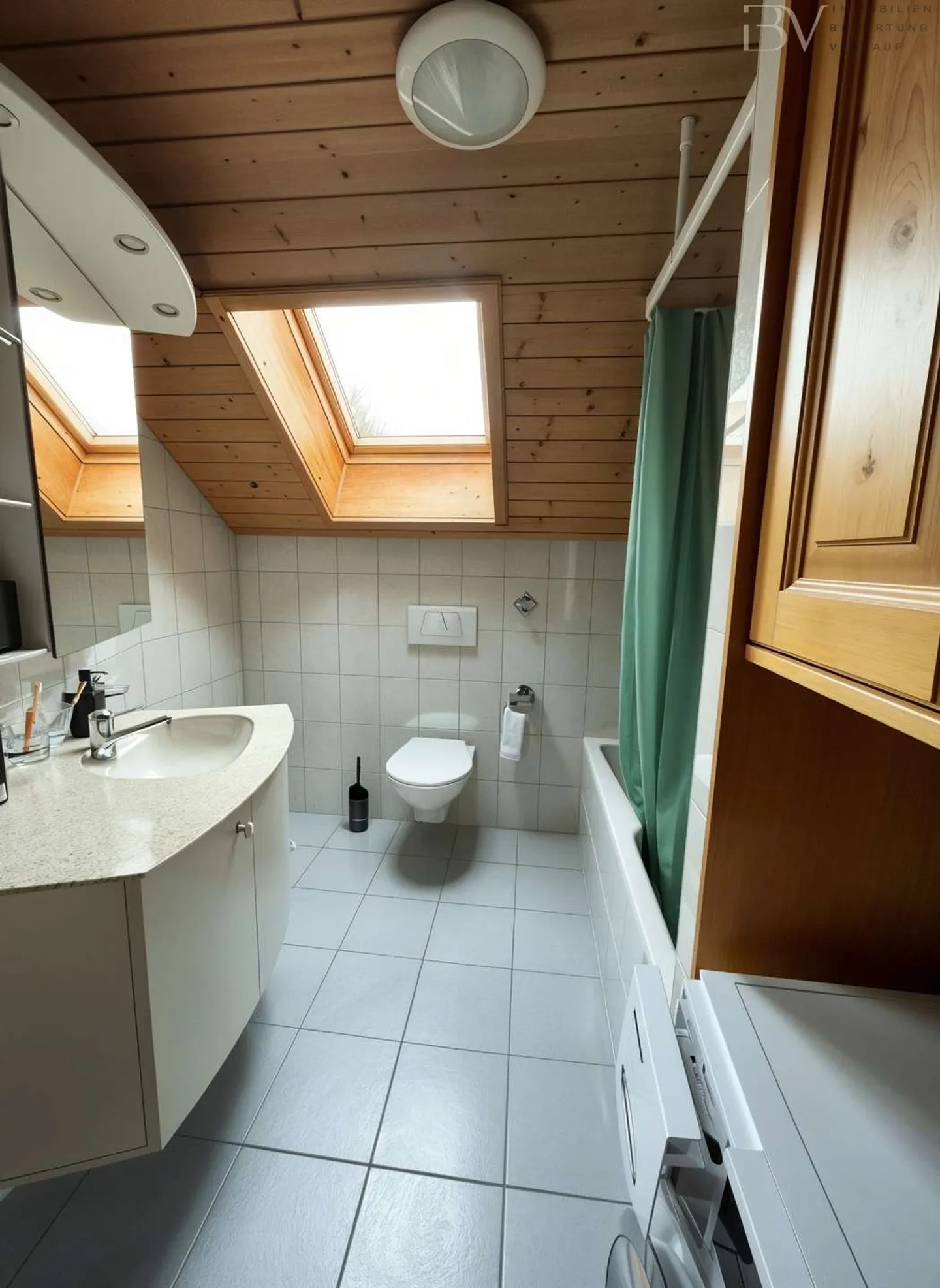 Casa trifamiliare con fienile - Foto 10 di 23