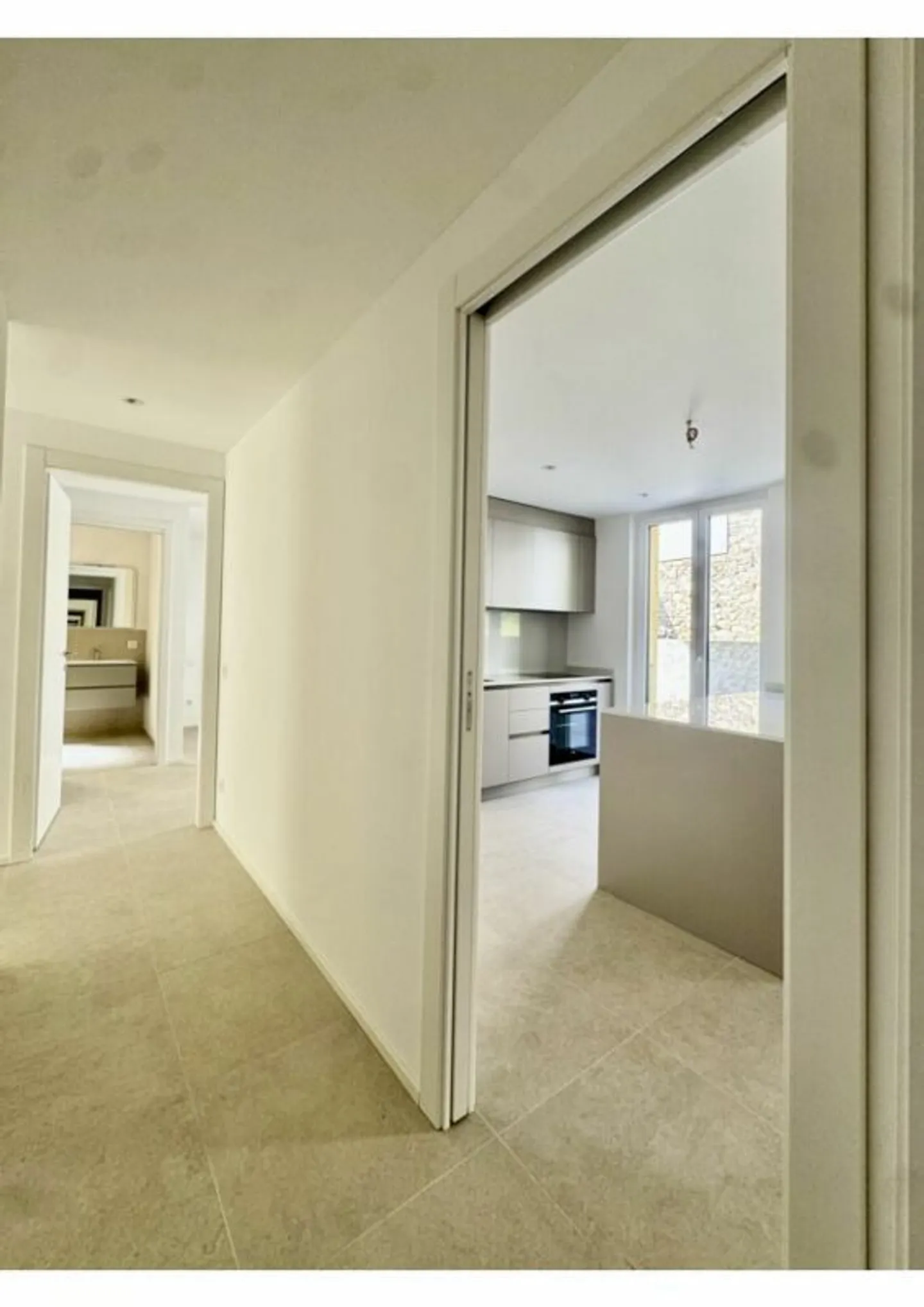 Spacious 4.5 New CADRO | LARGE TERRACE | Rent 2,500 | Expenses 300... - Photo 5 of 14