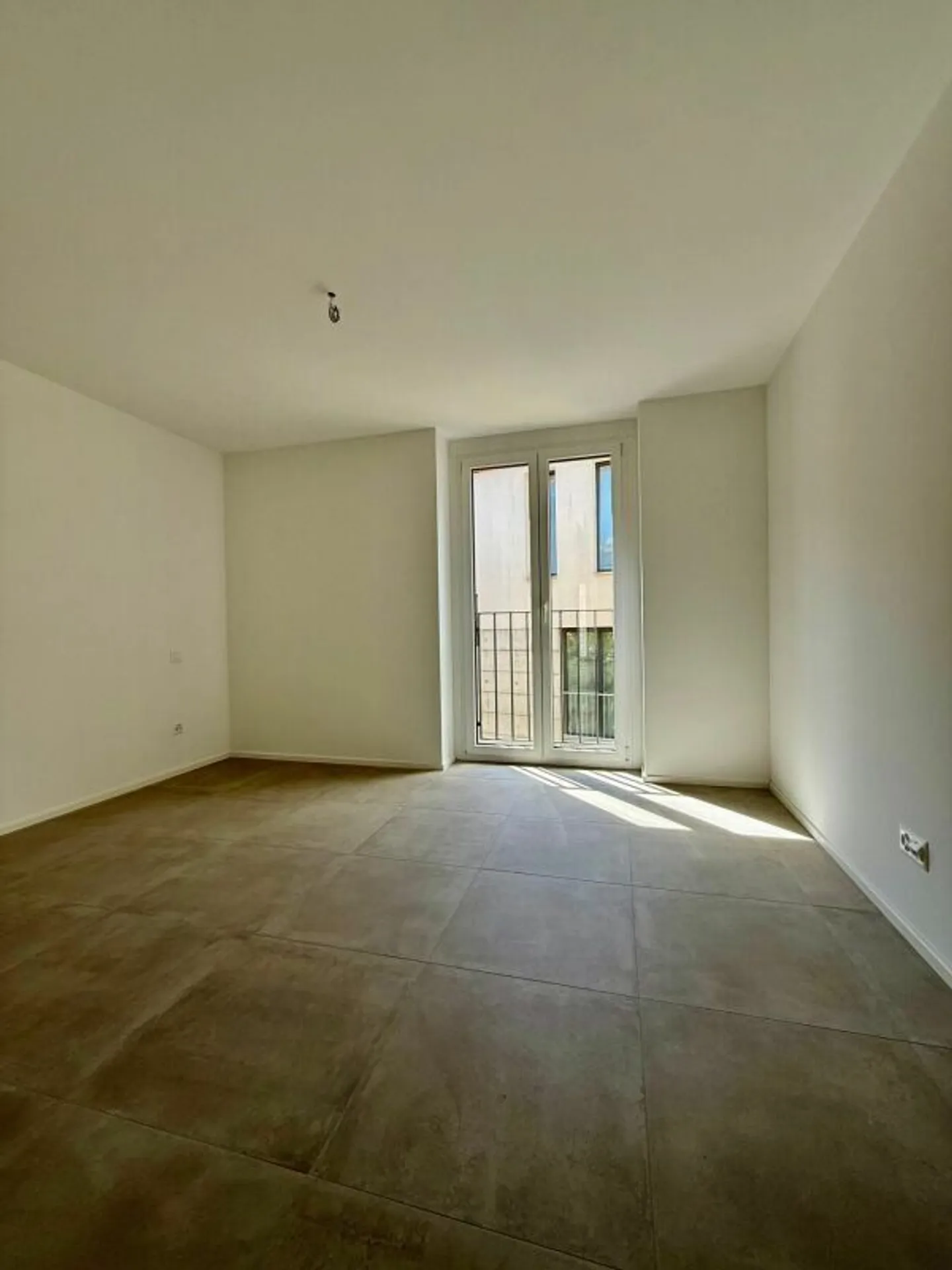 Spacious 4.5 New CADRO | LARGE TERRACE | Rent 2,500 | Expenses 300... - Photo 10 of 14