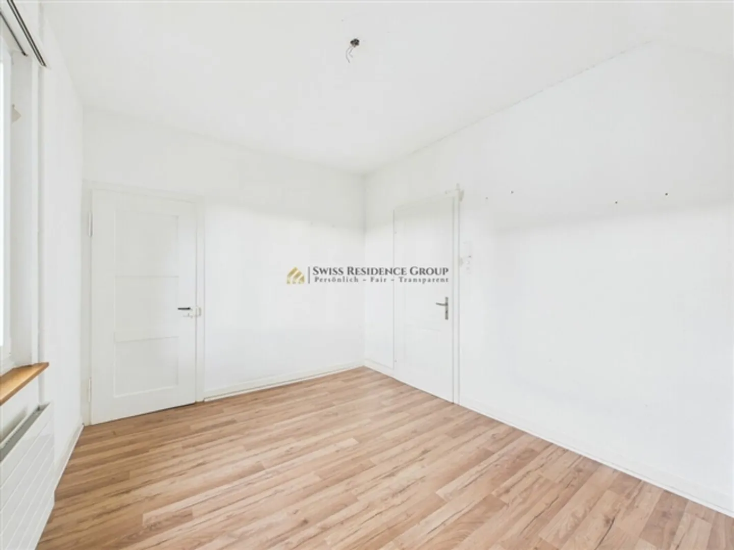 Renovated Single-Family Home with Large Garden - Photo 6 of 11