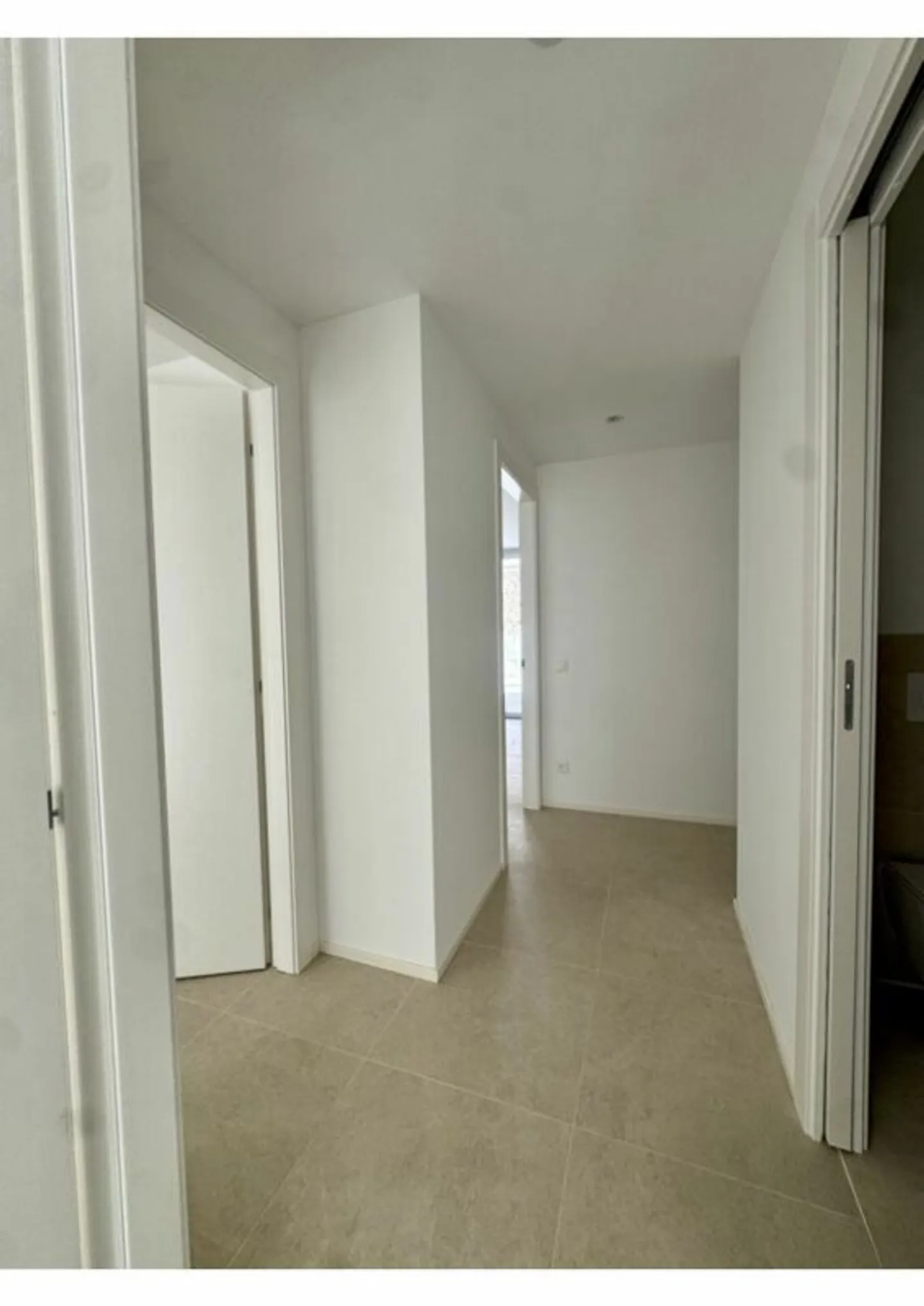 Spacious 4.5 New CADRO | LARGE TERRACE | Rent 2,500 | Expenses 300... - Photo 11 of 14