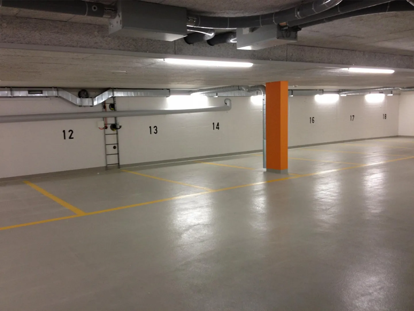 Posto auto nel garage del centro di donazione di sangue - Foto 1 di 1