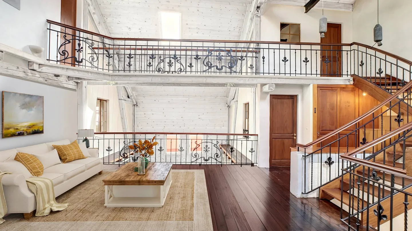 Grande casa con carattere e potenziale di espansione - Foto 3 di 10