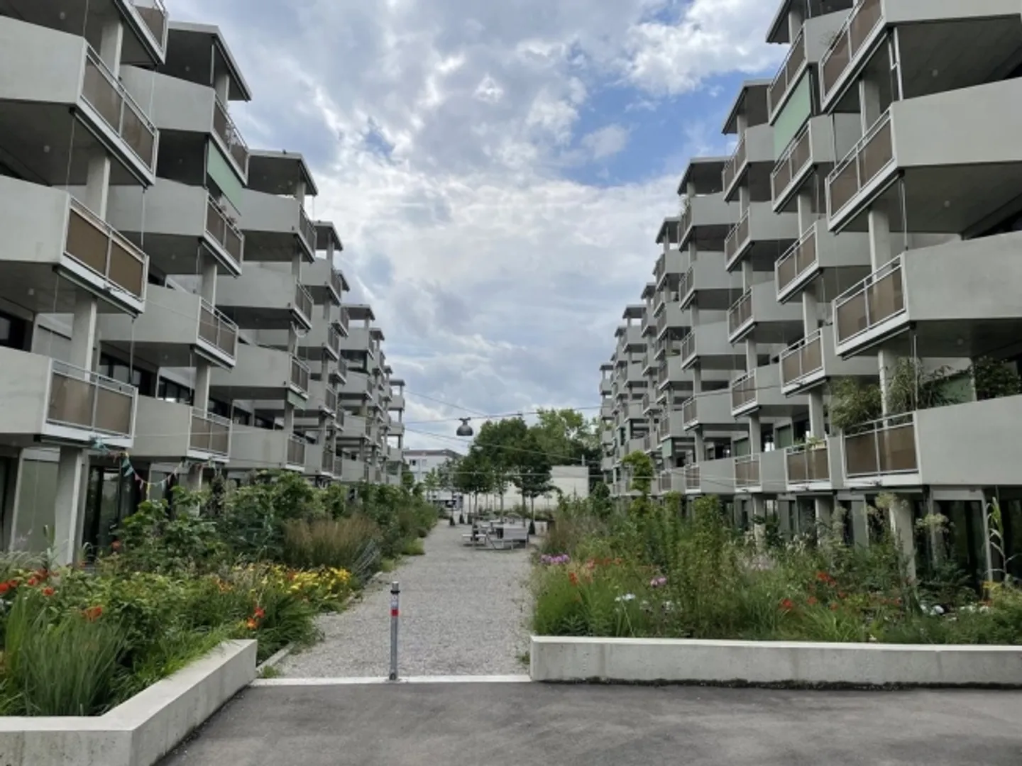 Offrez-vous une place de moto - Photo 1 sur 2