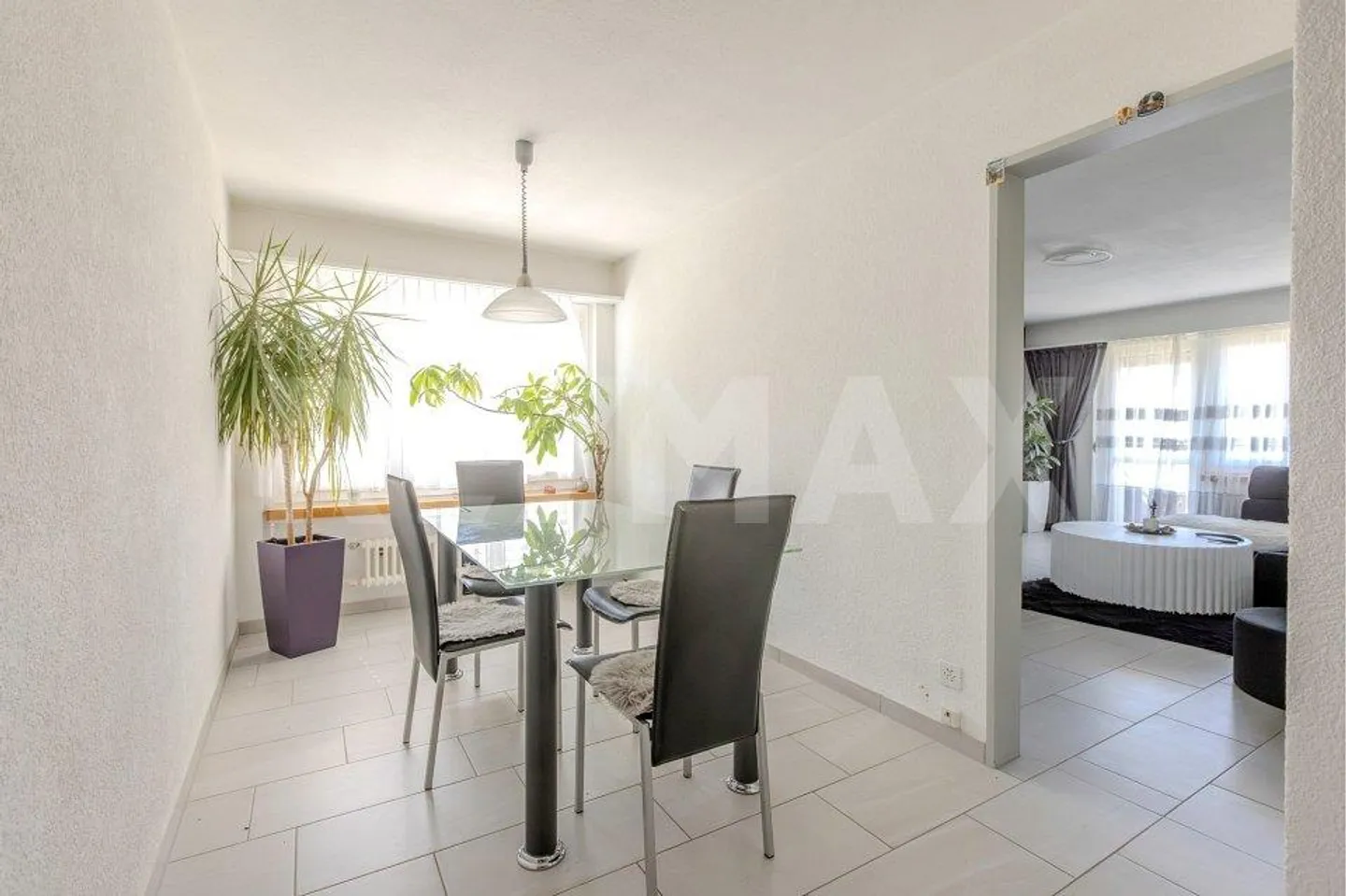 Appartamento attraente e ben curato di 3,5 stanze in una posizione tranquilla con vista a Brunnen SZ - Foto 2 di 13