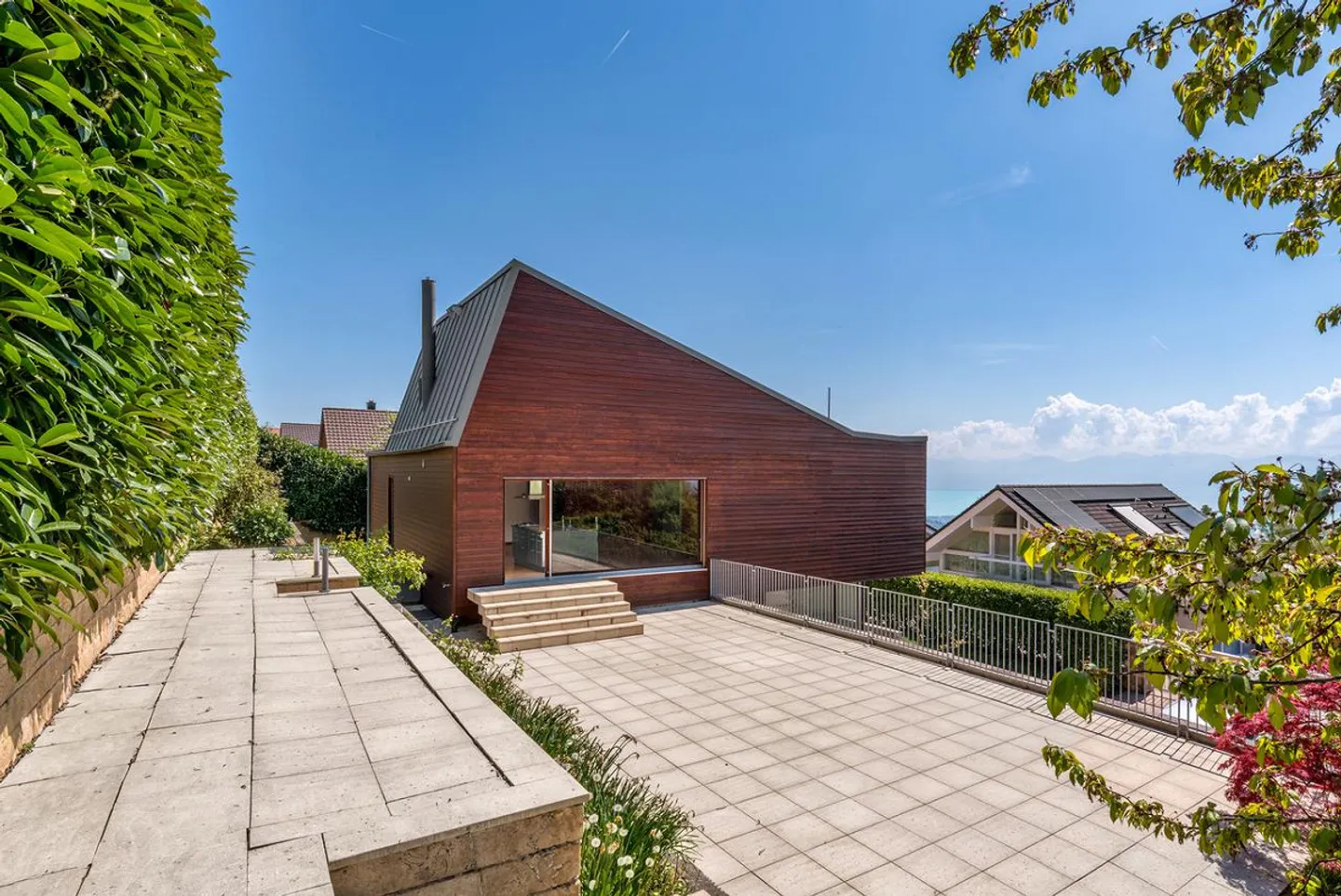 Villa contemporanea con vista lago - Foto 2 di 15