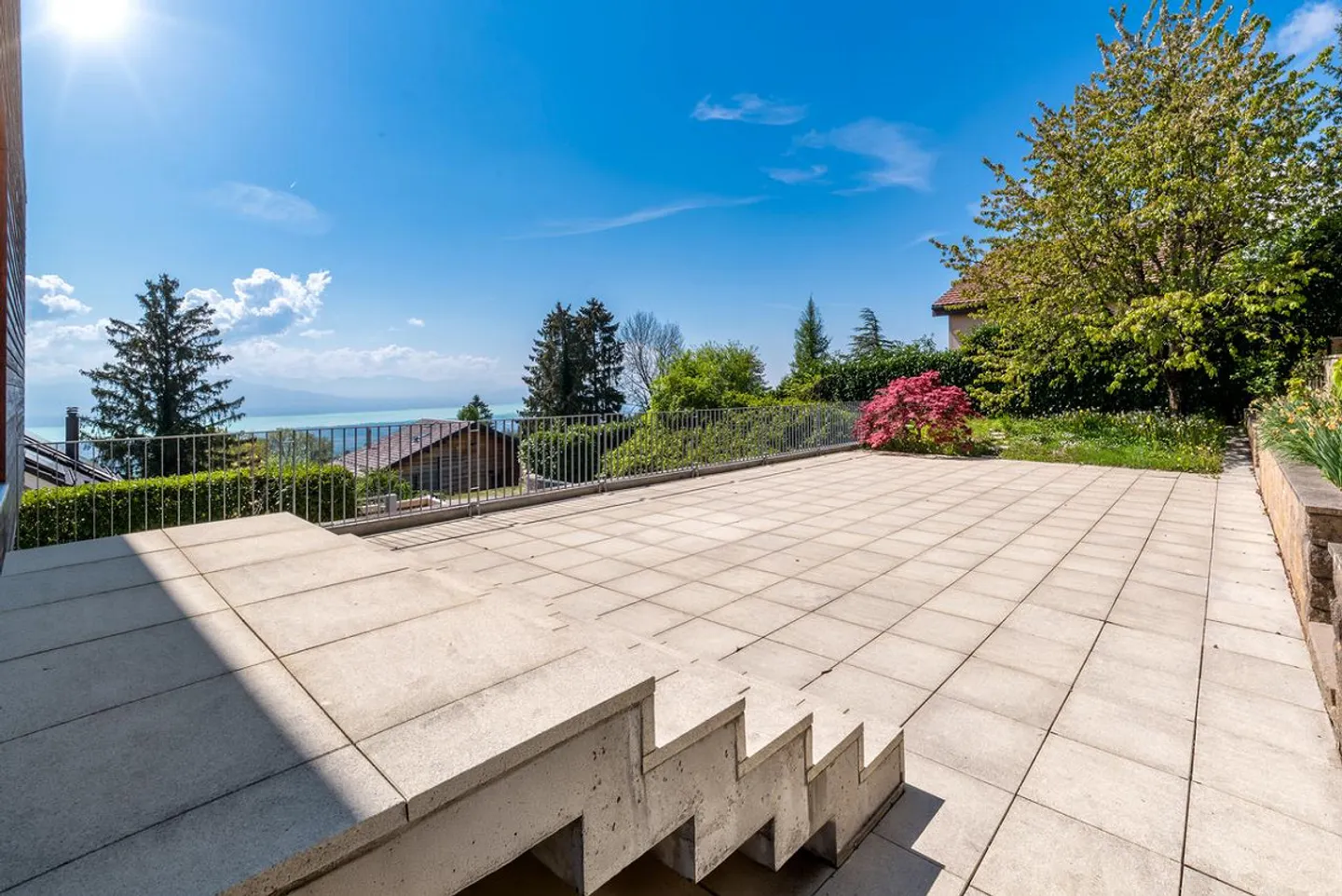 Villa contemporanea con vista lago - Foto 9 di 15