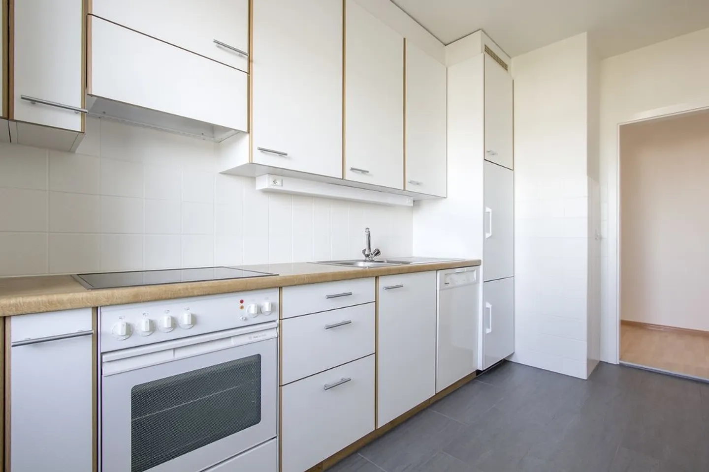 Helles Apartment mit Balkon - Foto 4 von 10
