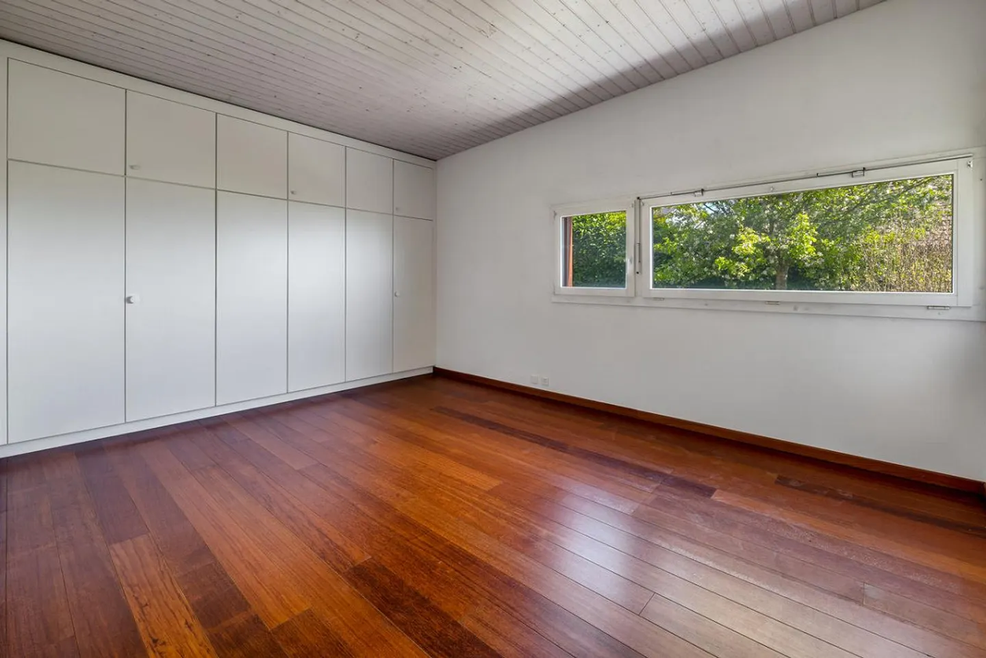 Villa contemporanea con vista lago - Foto 12 di 15