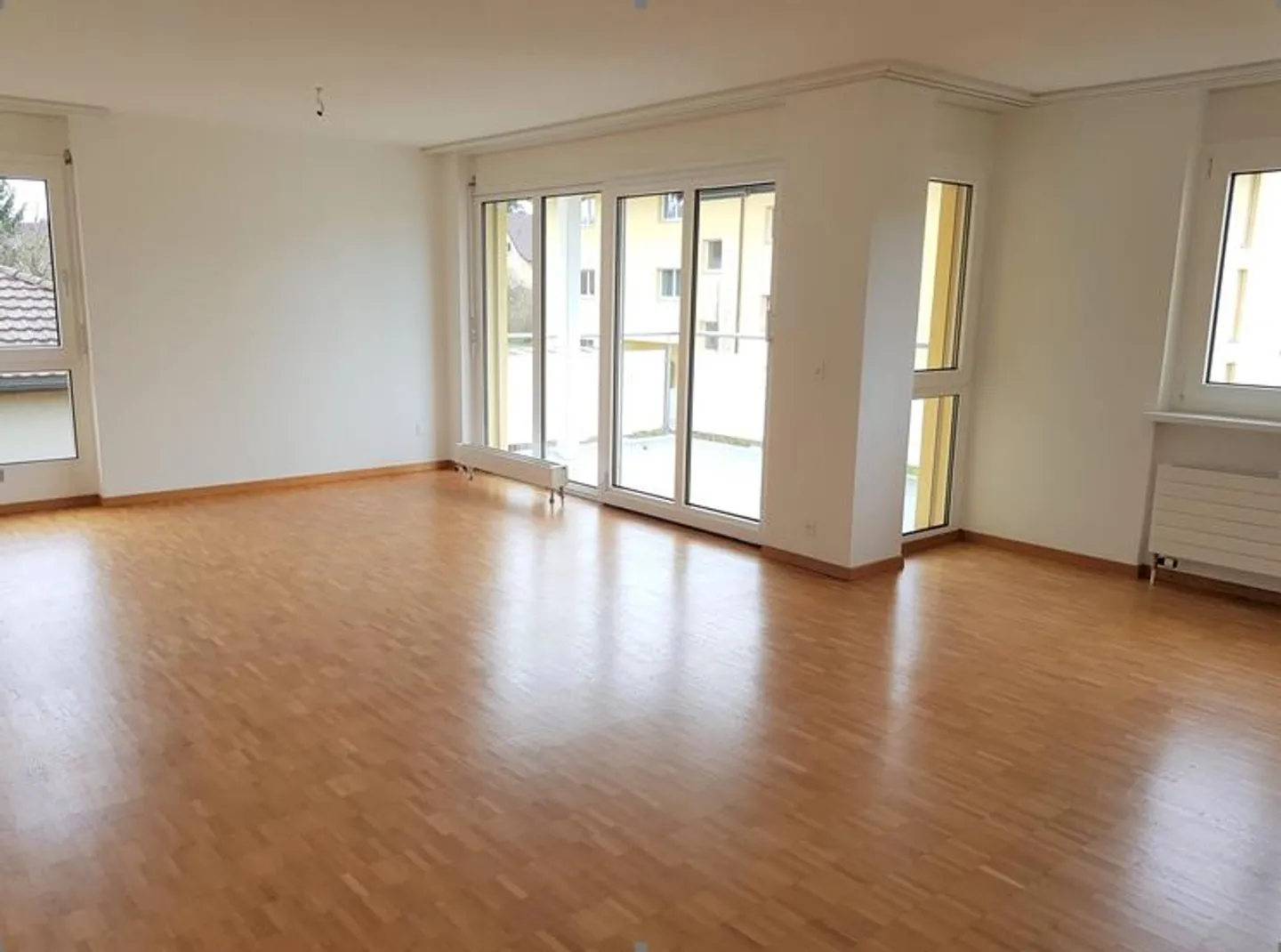 Appartamento di 4,5 stanze in una strada laterale a traffico calmato - Foto 2 di 6