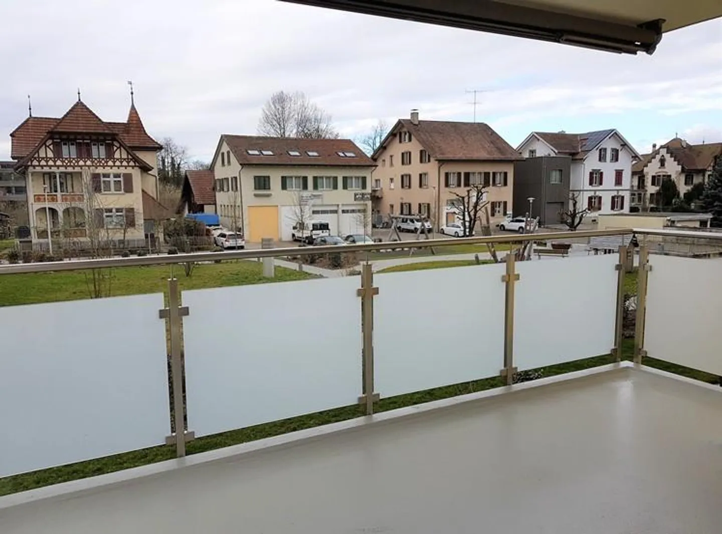 Appartamento di 4,5 stanze in una strada laterale a traffico calmato - Foto 3 di 6