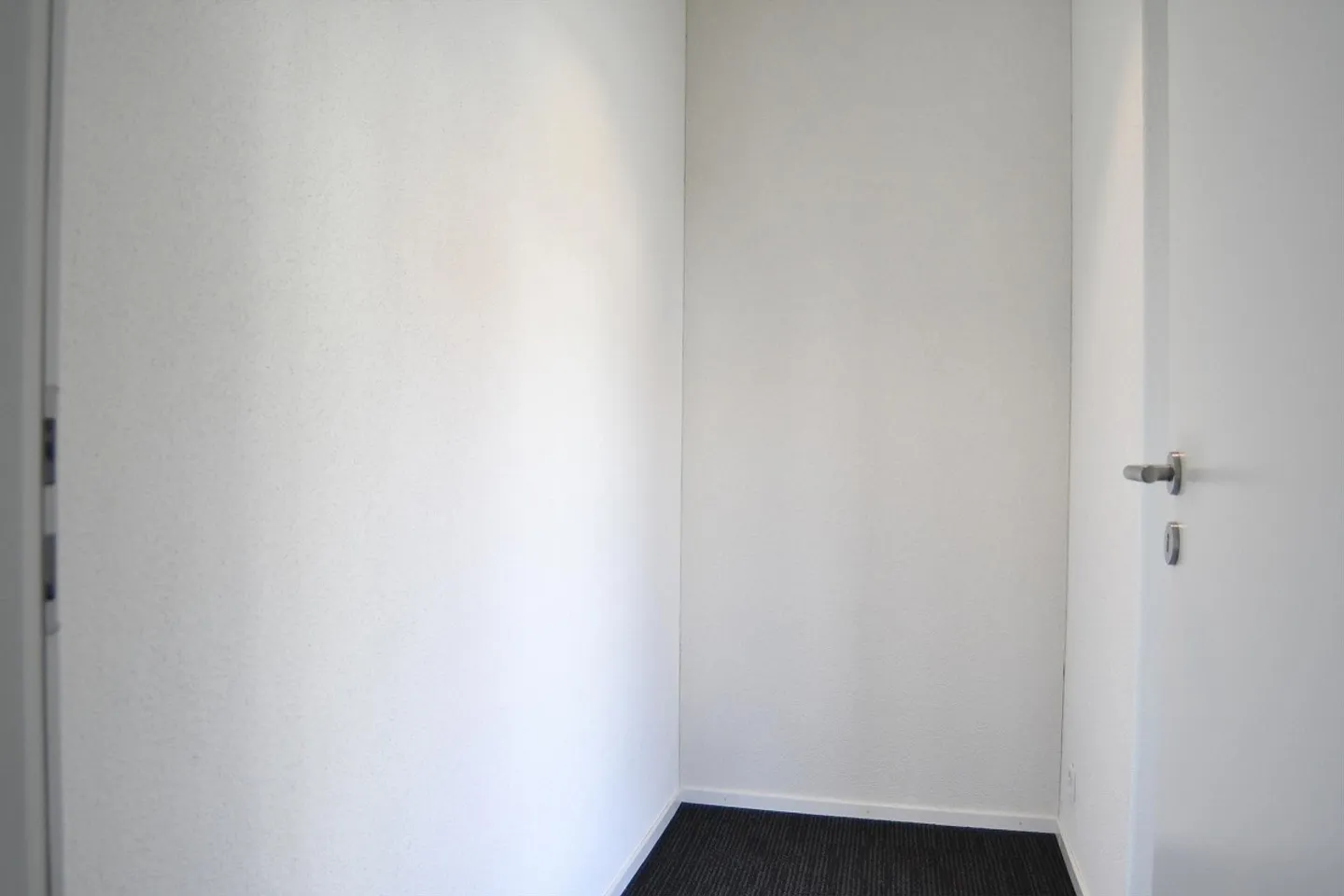 Modernes Büro für Startups - Foto 13 von 13