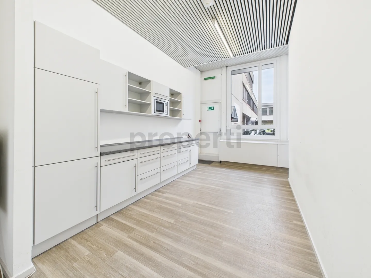 Spacious Office Space in Opfikon - Working Near the Airport - Photo 8 of 12