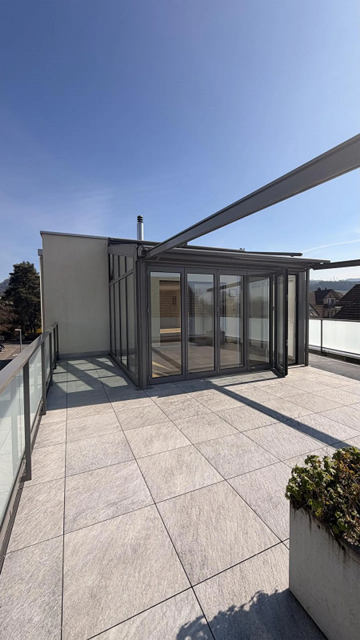 Exclusive 3.5-room penthouse apartment - Photo 10 of 13