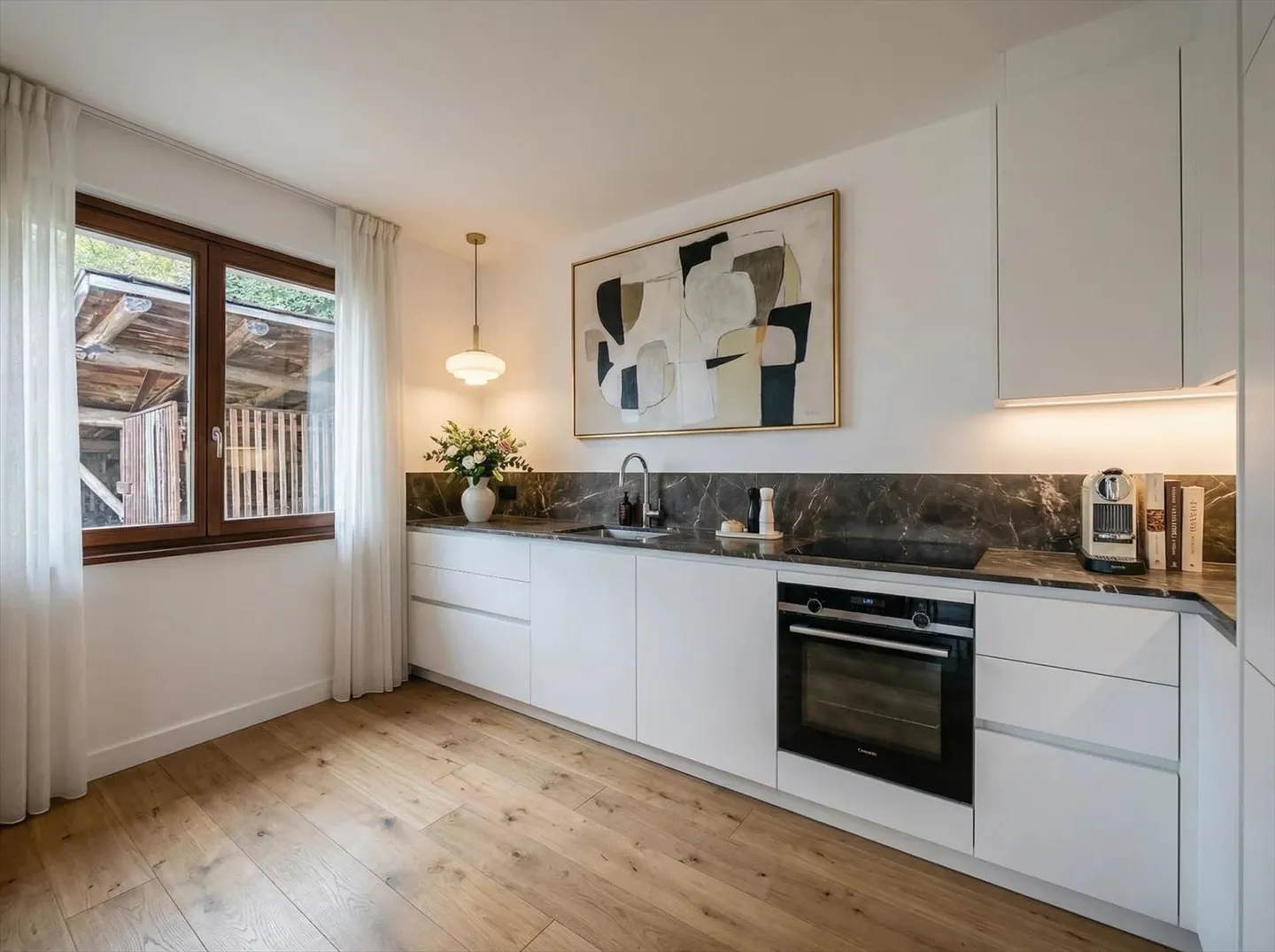 9-room House - Photo 3 of 13