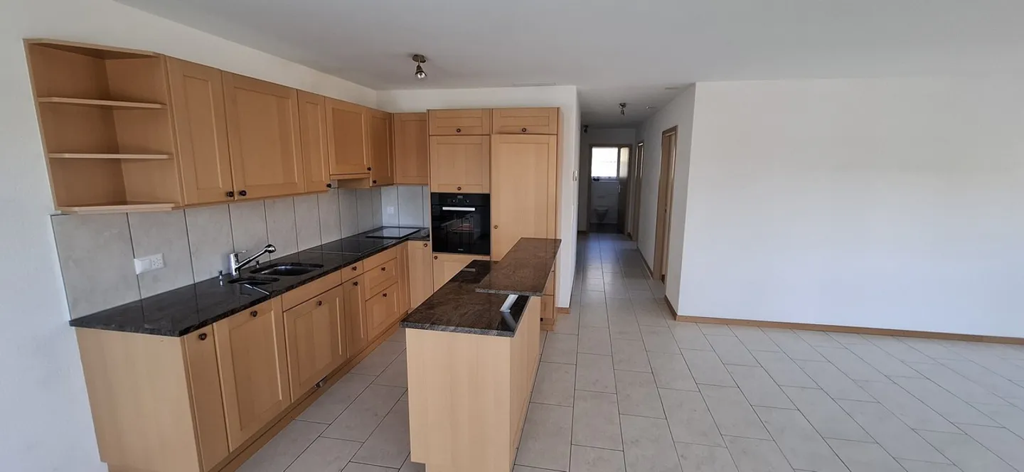 Apartment Neuchâtel - 3.5 rooms - Photo 2 of 4