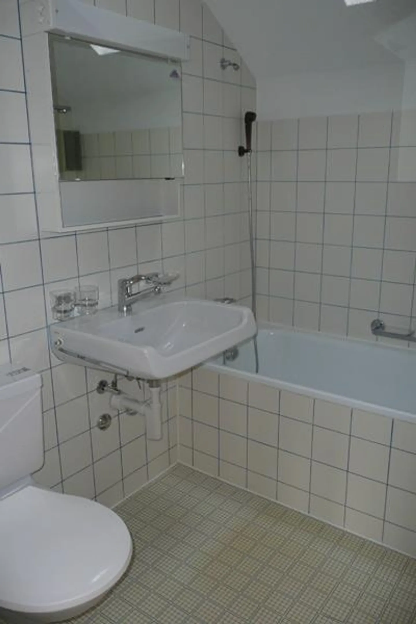 Charmante Attika-Wohnung mit Terrasse - Foto 7 von 9