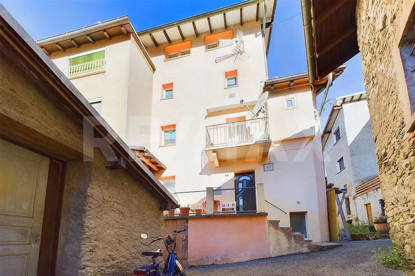 Helles 5 1/2-Zimmer-Haus, auch als Zweitwohnsitz - Foto 2 von 13