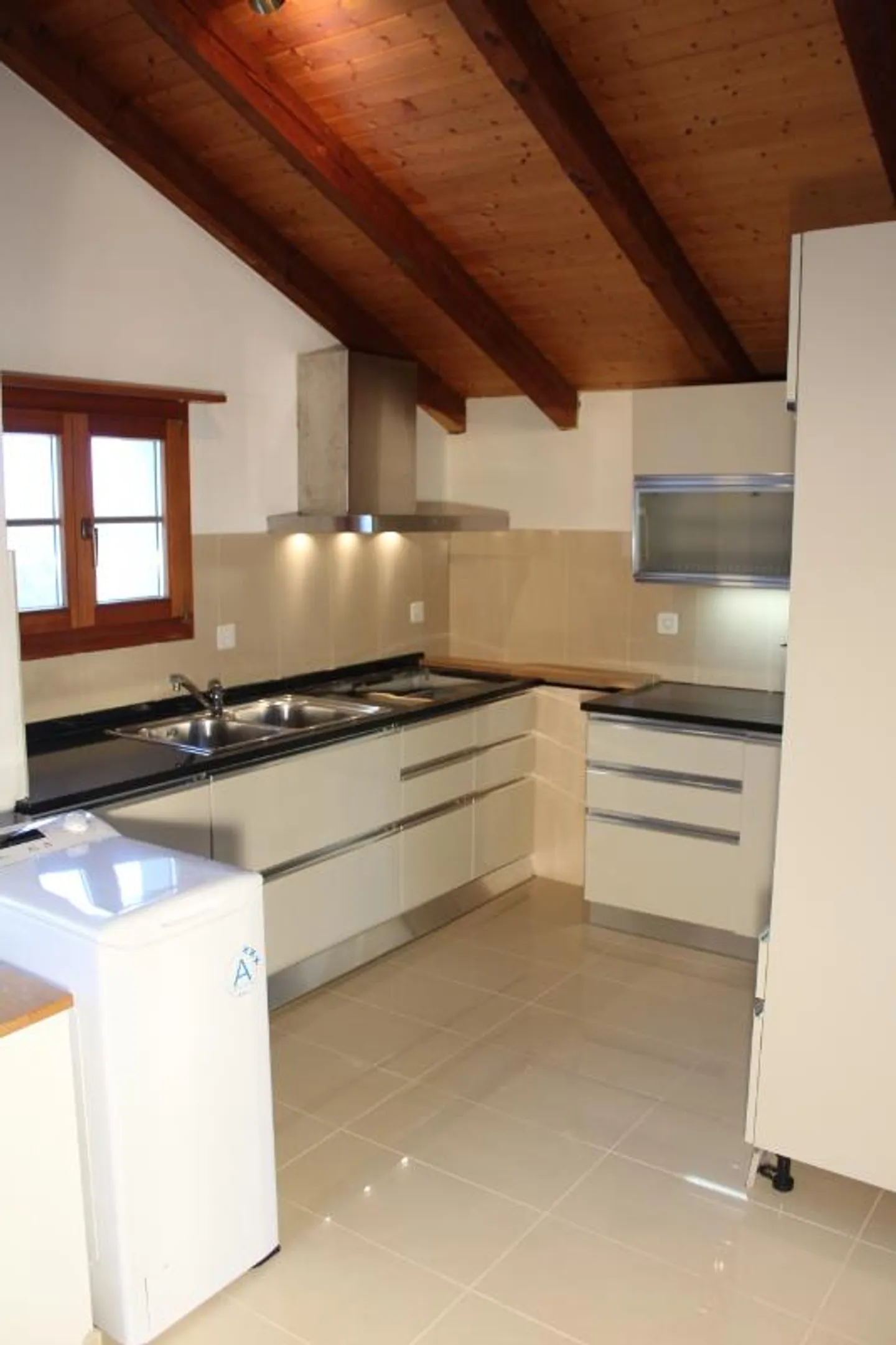 Appartement sous les combles de 2,5 pièces - Photo 1 sur 5