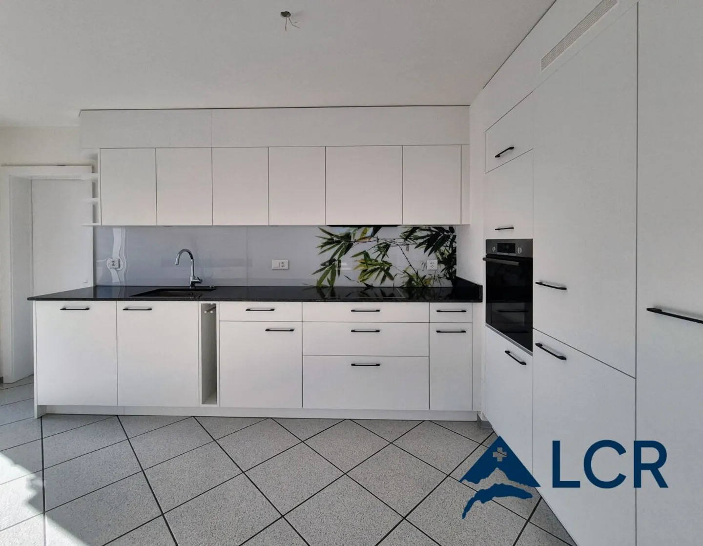 Apartment with 5 rooms in Colombier - Photo 3 of 13