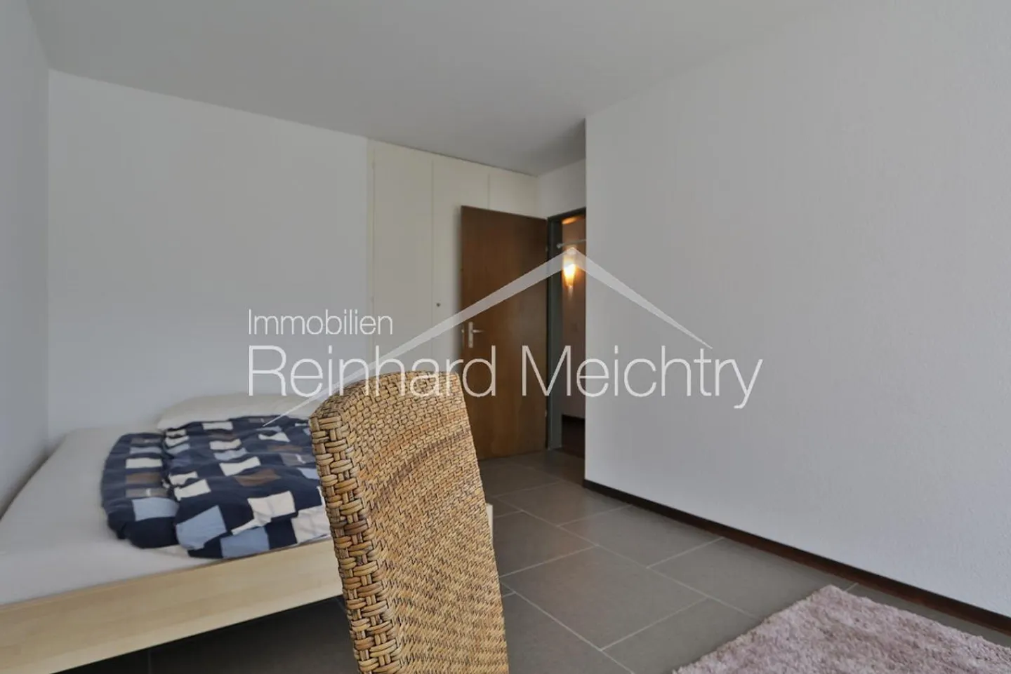 Top penthouse apartment with the best view of Visp - Photo 13 of 18