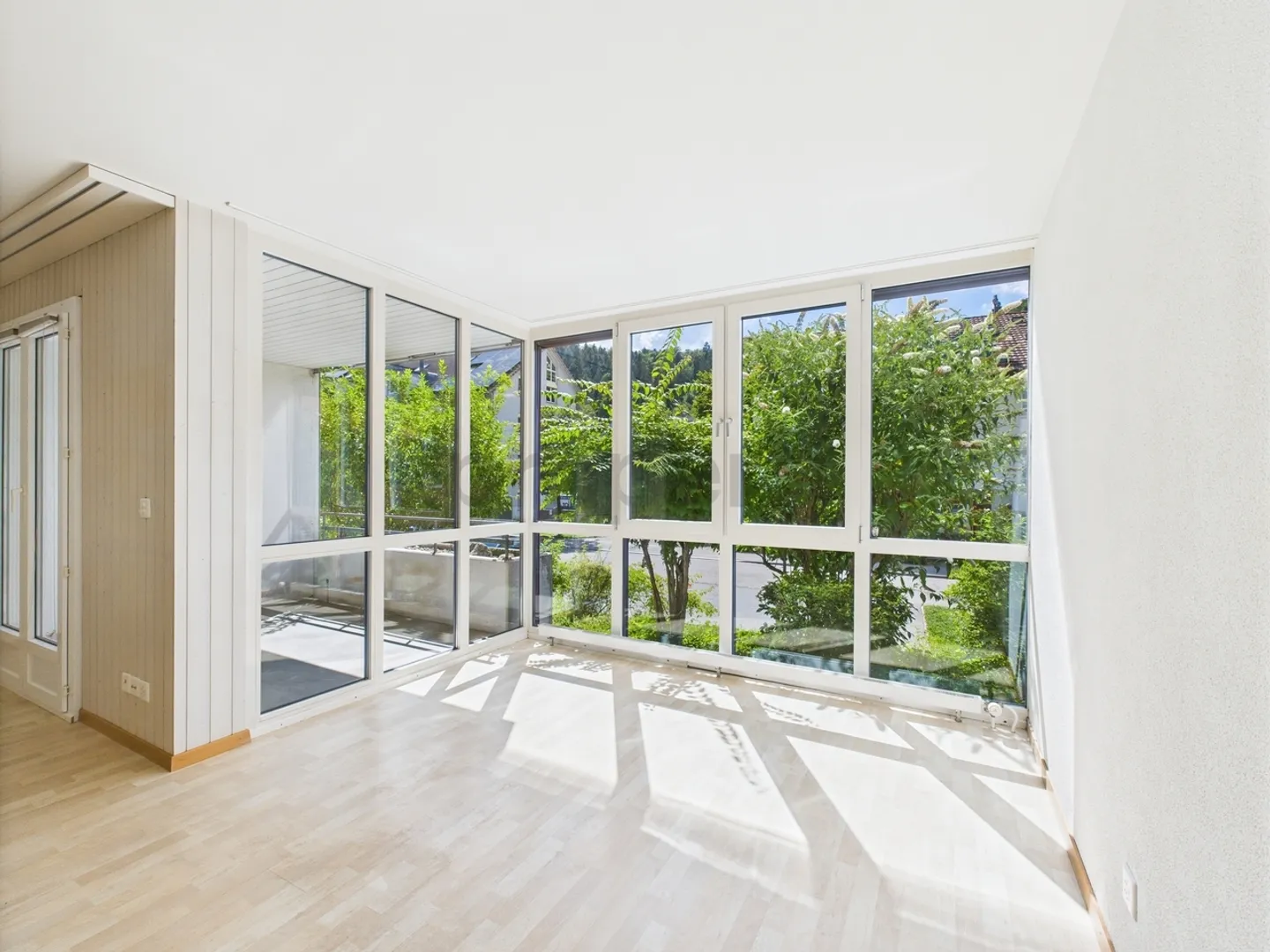 Charmante 2.5-Zimmer-Wohnung an ruhiger Lage in Stallikon - Foto 7 von 12