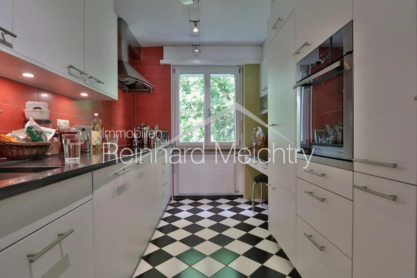 Top penthouse apartment with the best view of Visp - Photo 11 of 18