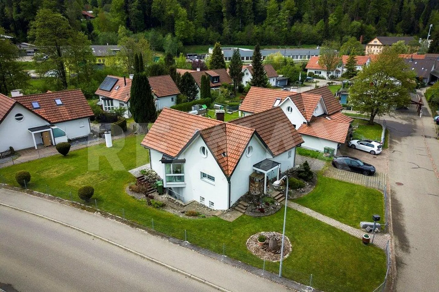 Familienfreundliches Einfamilienhaus - Foto 2 von 13