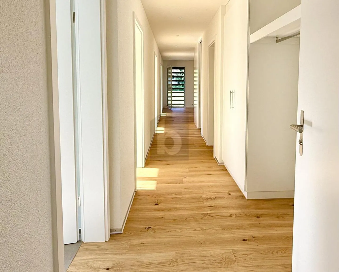 DI ALTA QUALITÀ E LUMINOSO - PER PRIMA OCCUPAZIONE - Foto 2 di 6