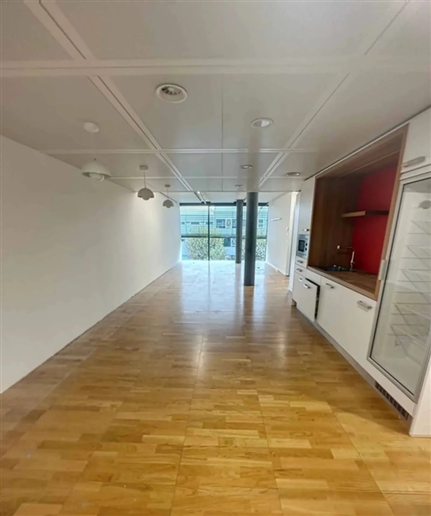 Areas in an Administrative and Commercial Center - Photo 4 of 6