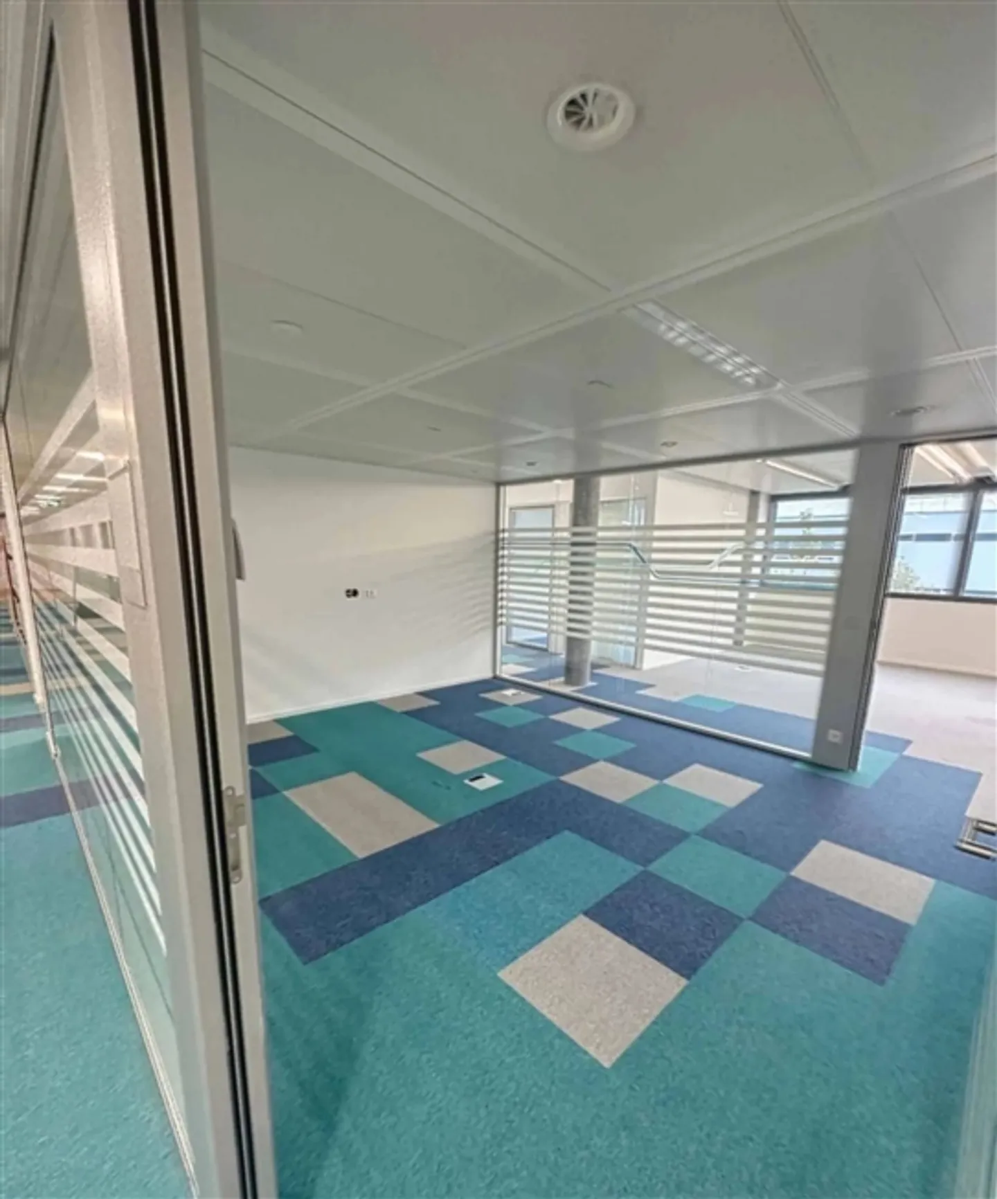 Areas in an Administrative and Commercial Center - Photo 5 of 6