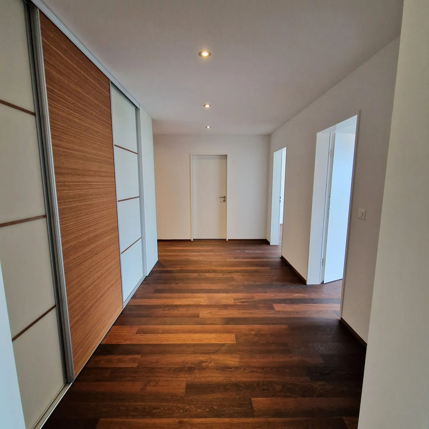 Casa a schiera moderna e spaziosa con vista panoramica - Foto 5 di 6