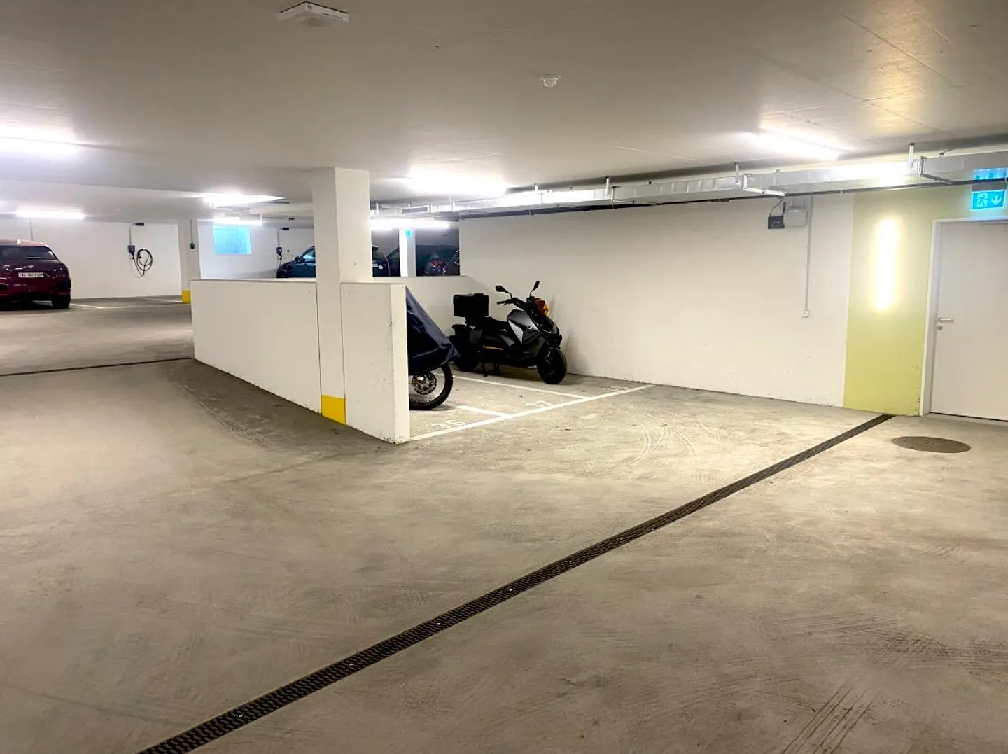 Moto Hallenplatz - Photo 2 sur 3