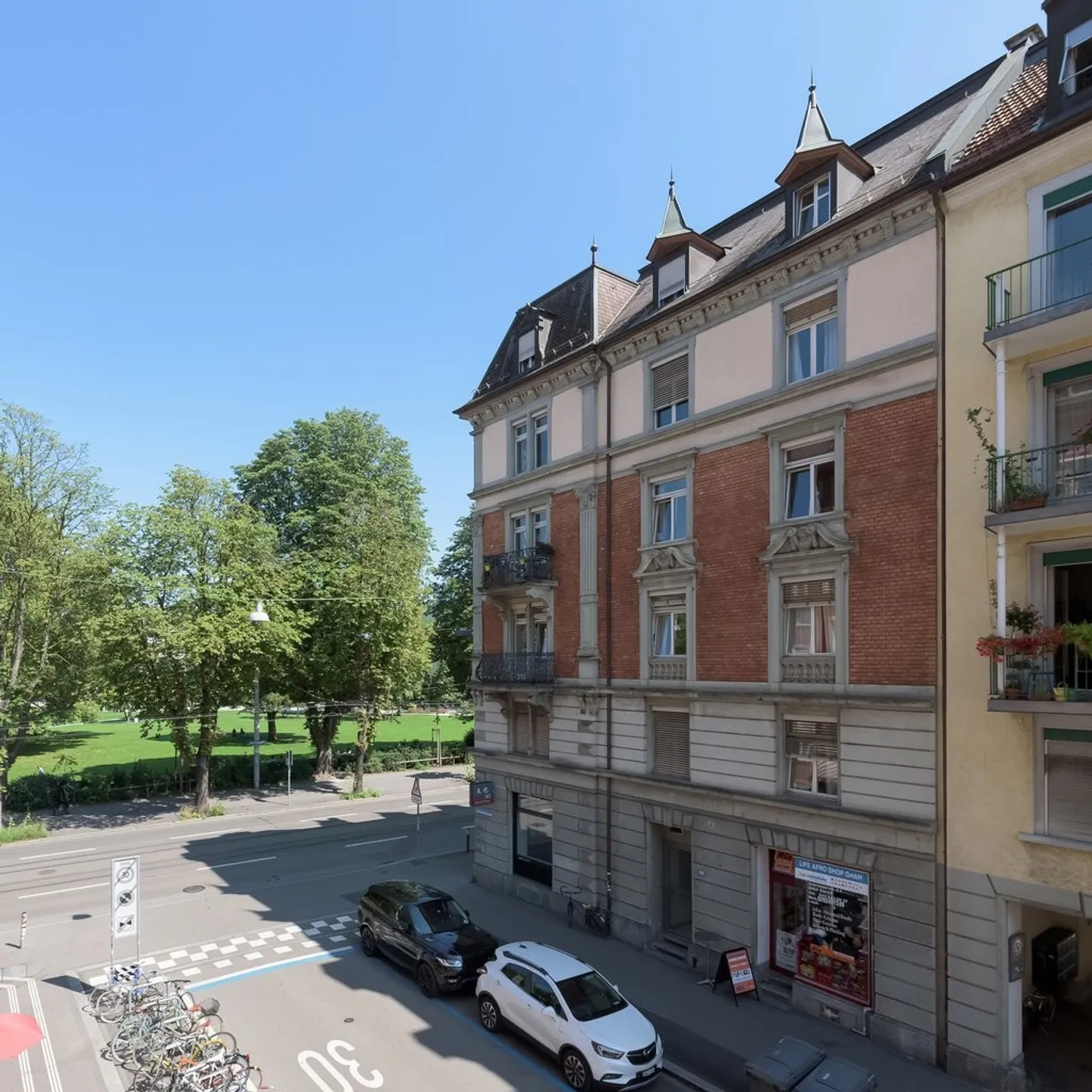 Your dream home in the heart of Zurich - Photo 1 of 12
