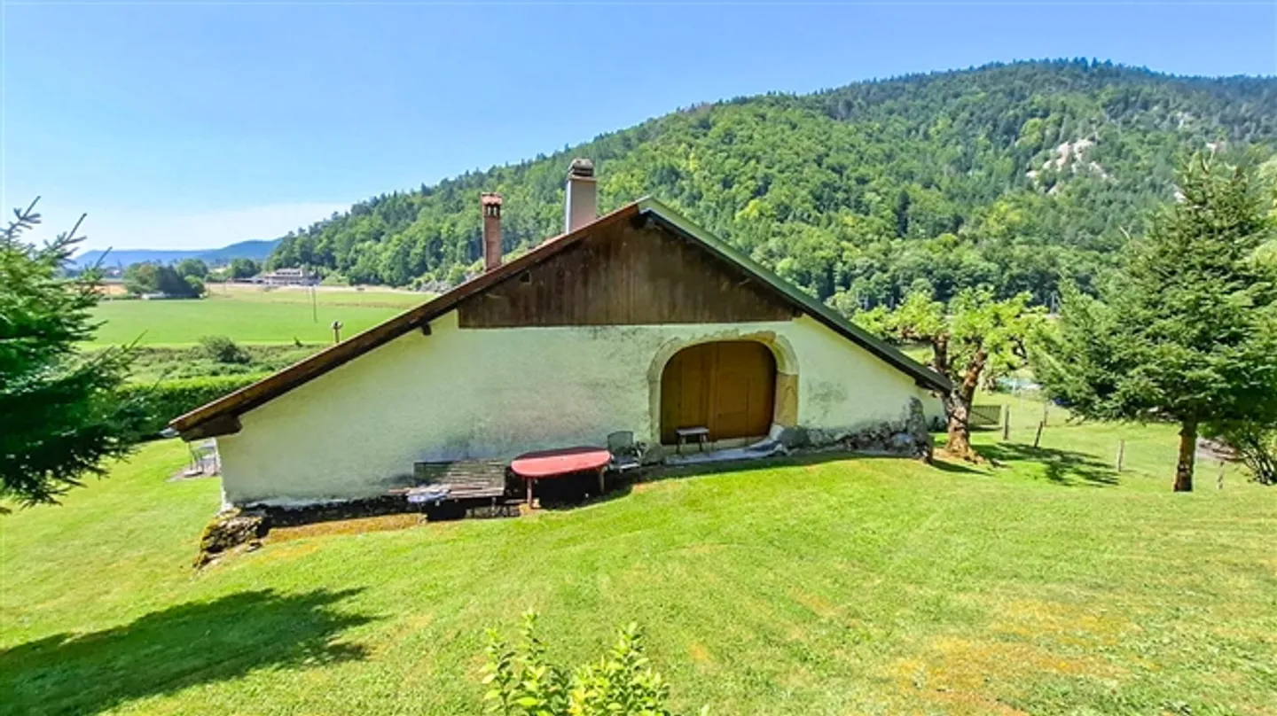 Old farmhouse on a plot of 2,169 m2 + plot of 6,072 - Photo 19 of 20