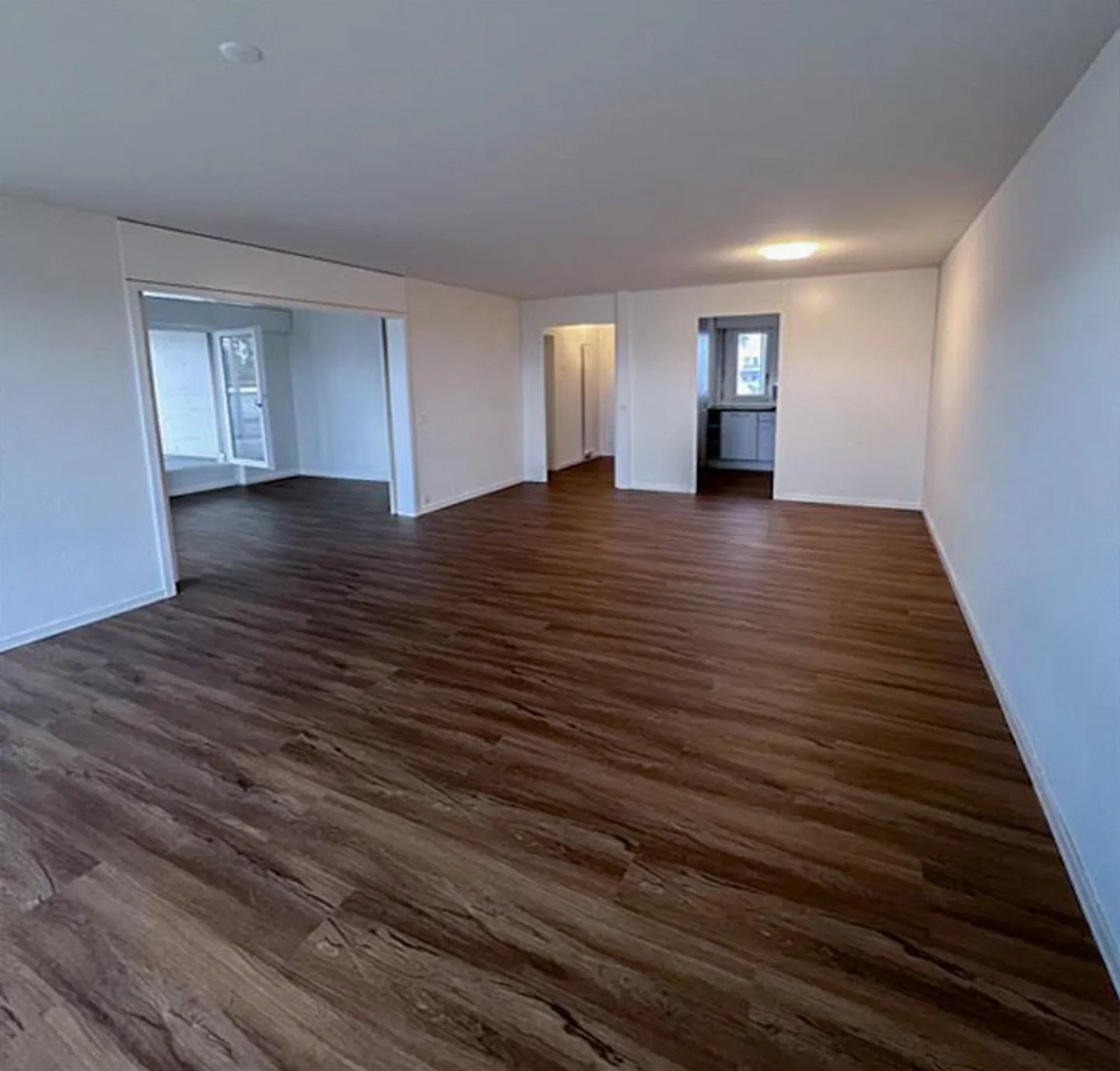 Spacious apartment with terrace in popular Benziwil! - Photo 2 of 9