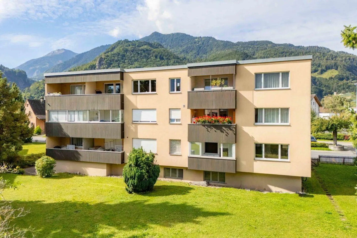 Appartamento 4.5 camere centrale con vista sulle montagne - Foto 1 di 20