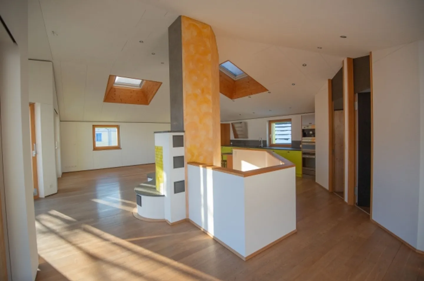 Appartamento duplex di 5,5 stanze con terrazza e vista a Mosnang - Foto 4 di 13