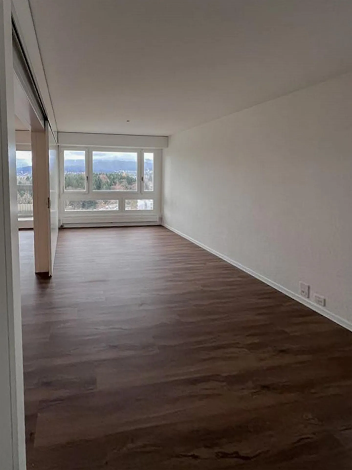 Spacious apartment with terrace in popular Benziwil! - Photo 6 of 9
