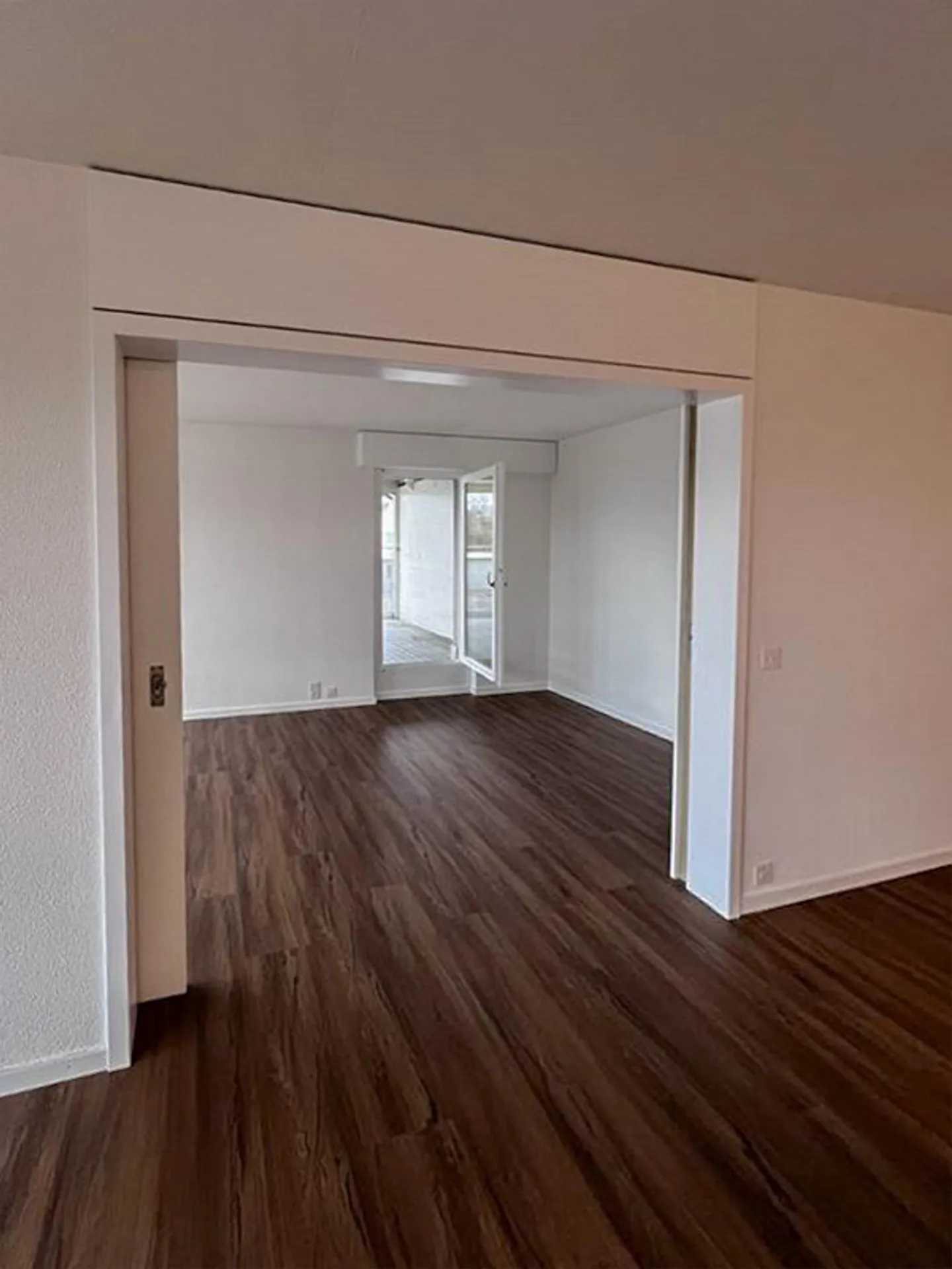 Spacious apartment with terrace in popular Benziwil! - Photo 7 of 9