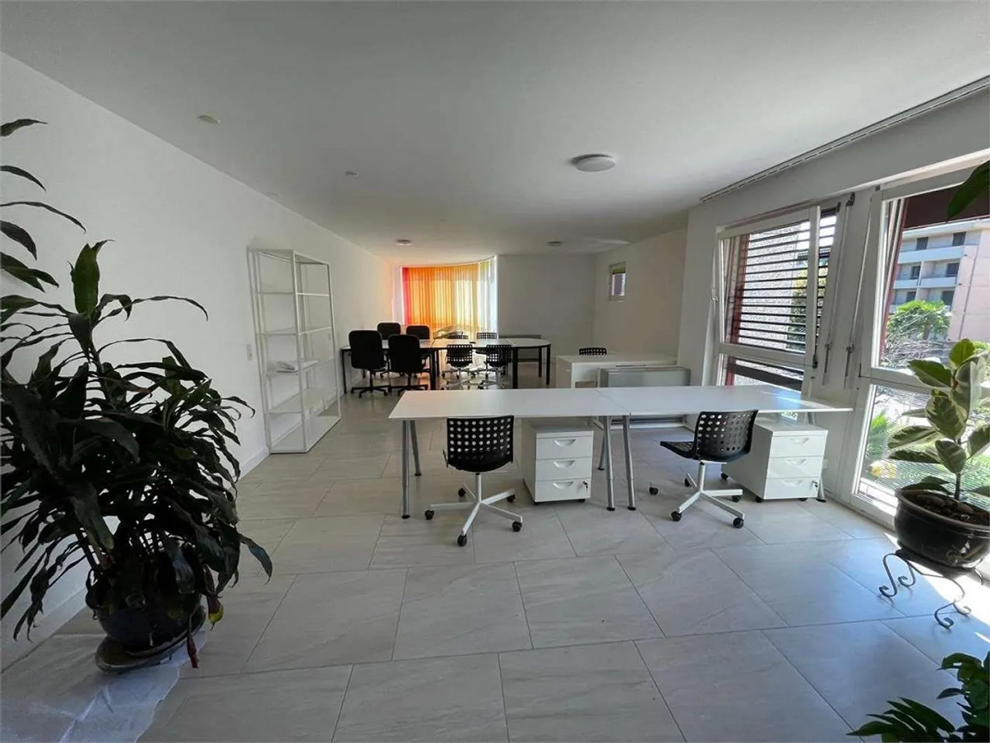 Affittiamo ufficio ammobiliato ad Agno c - Foto 1 di 1